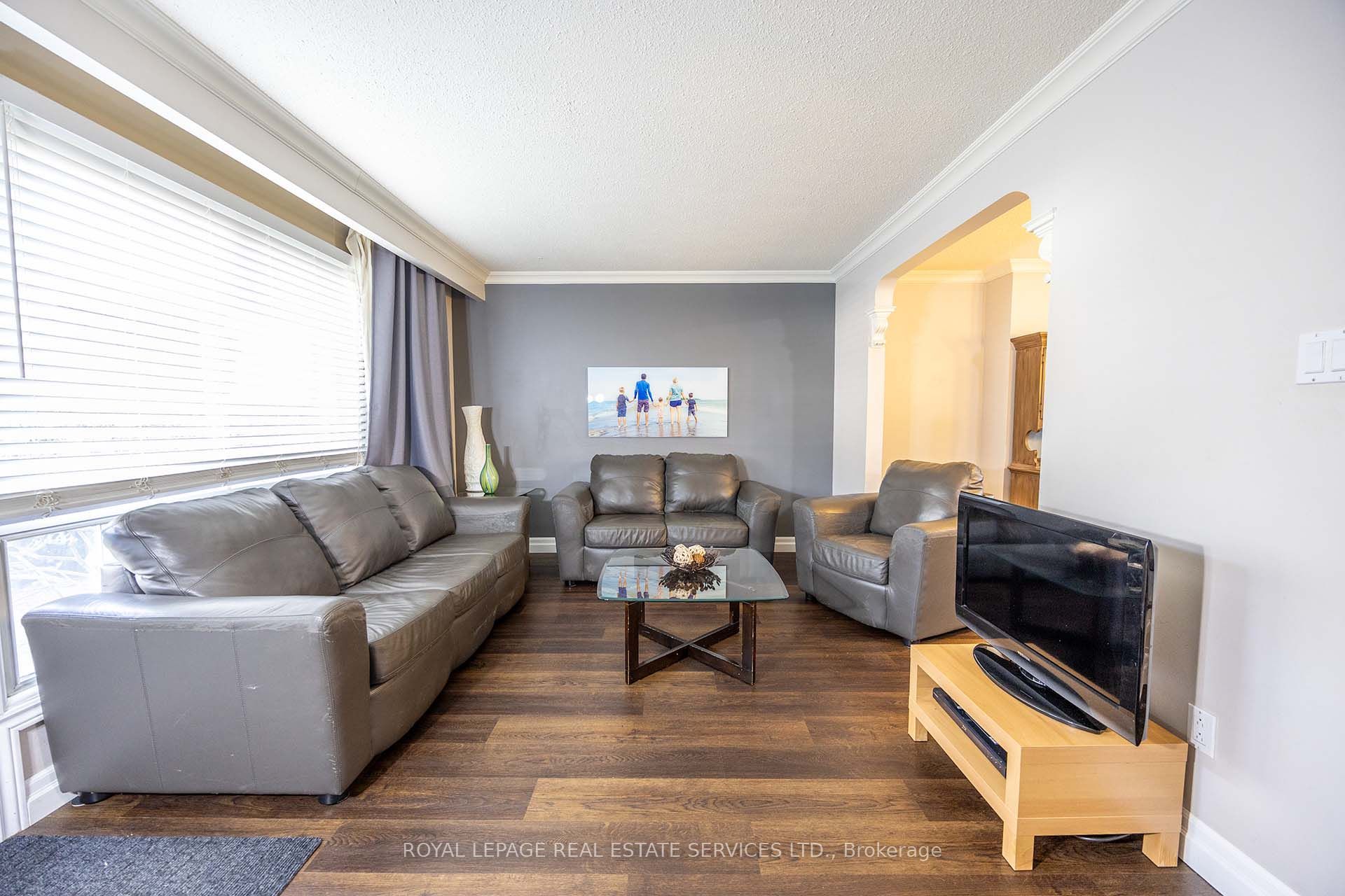 71 Old Burnhamthorpe Road 18 Property Photo 4