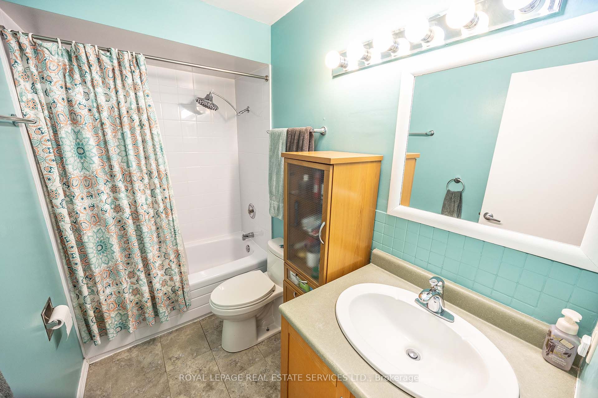 71 Old Burnhamthorpe Road 18 Property Photo 11