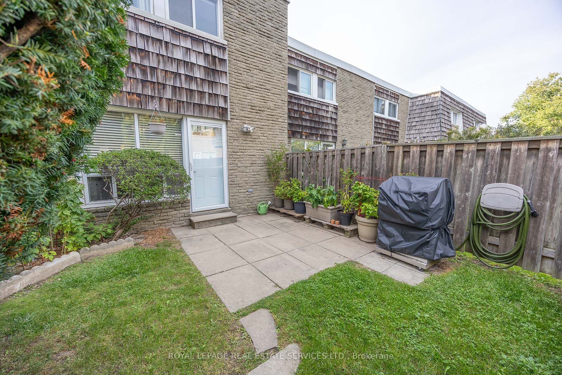 71 Old Burnhamthorpe Road 18 Property Photo 14