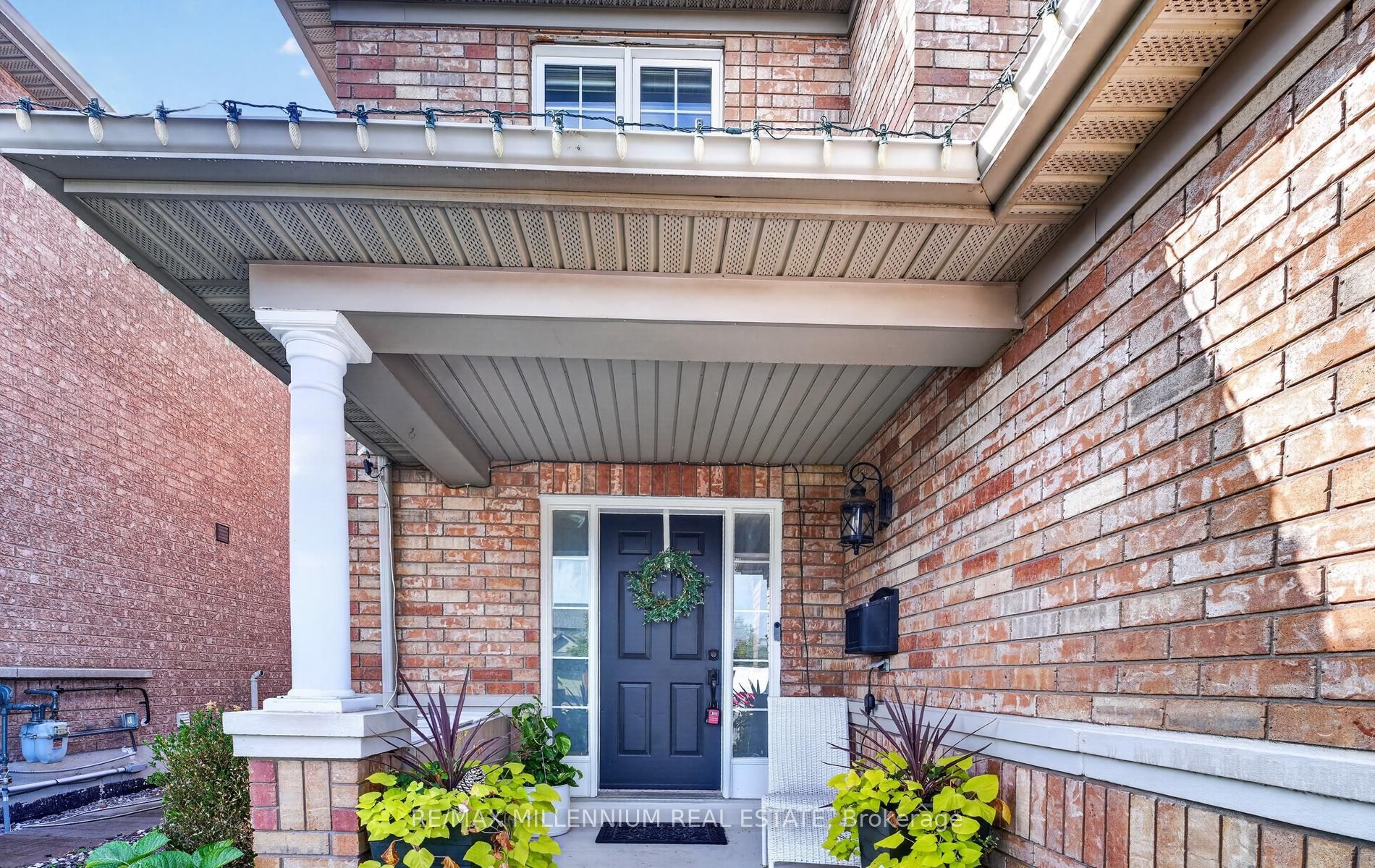 262 Brisdale Drive W Property Photo 3