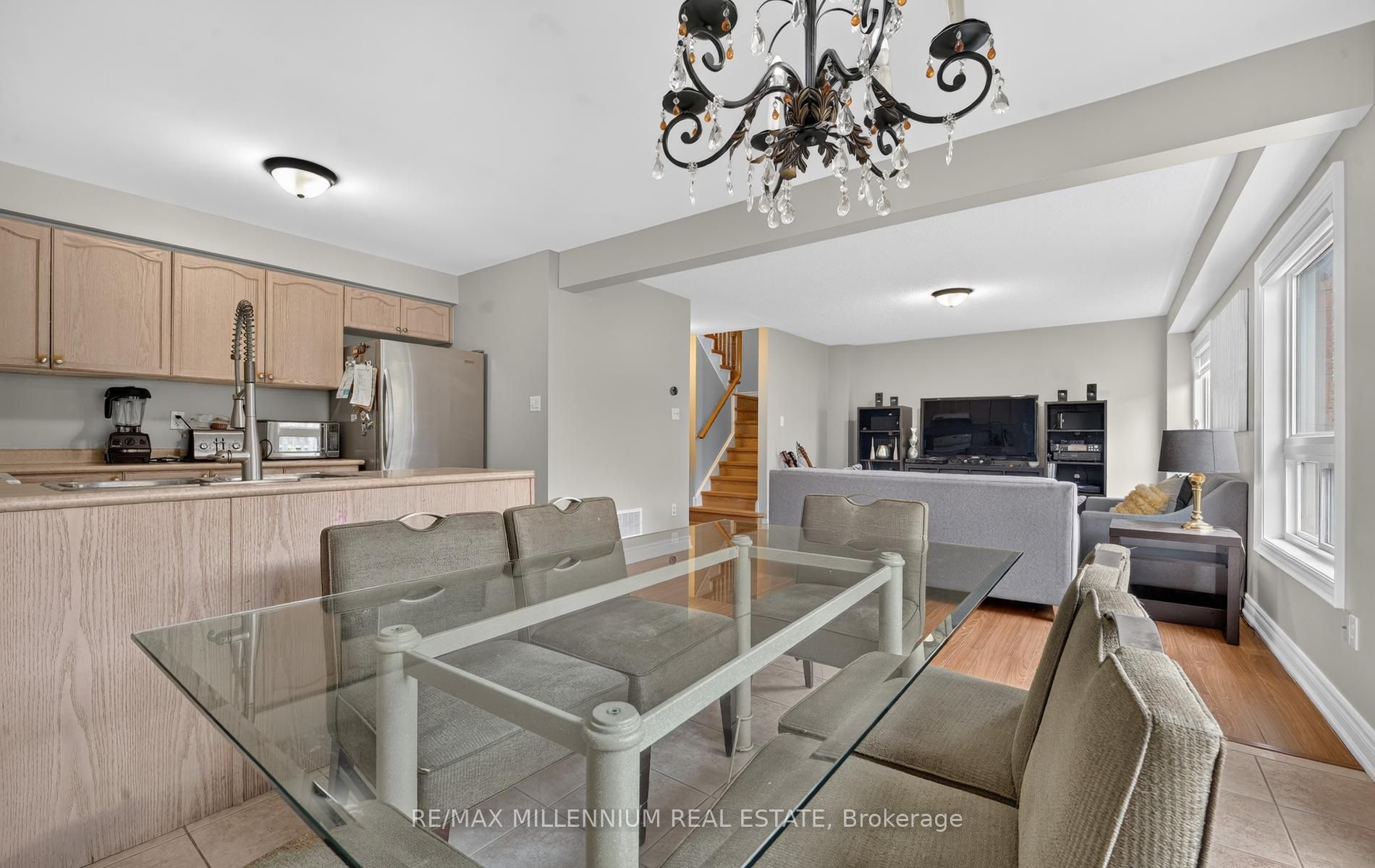 262 Brisdale Drive W Property Photo 5