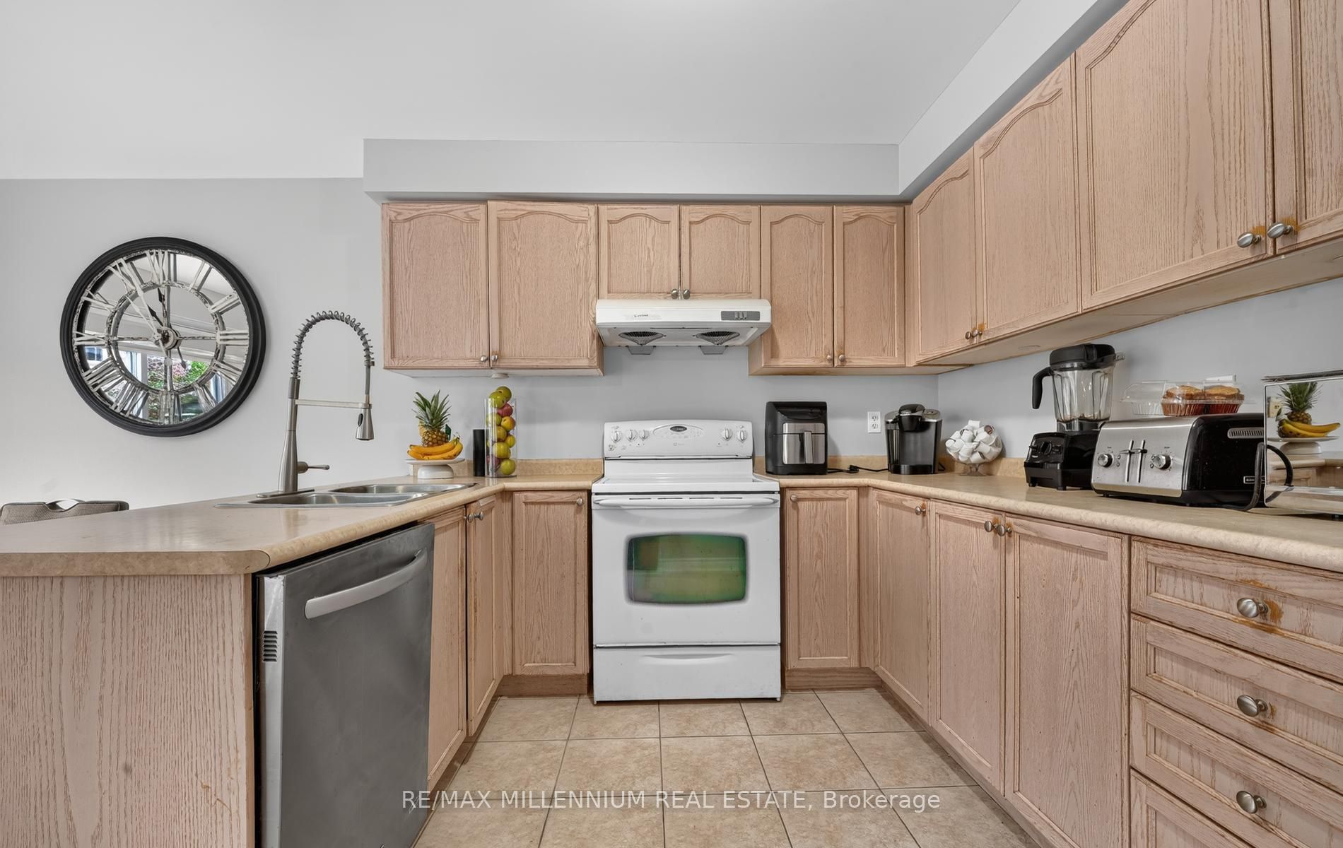 262 Brisdale Drive W Property Photo 7