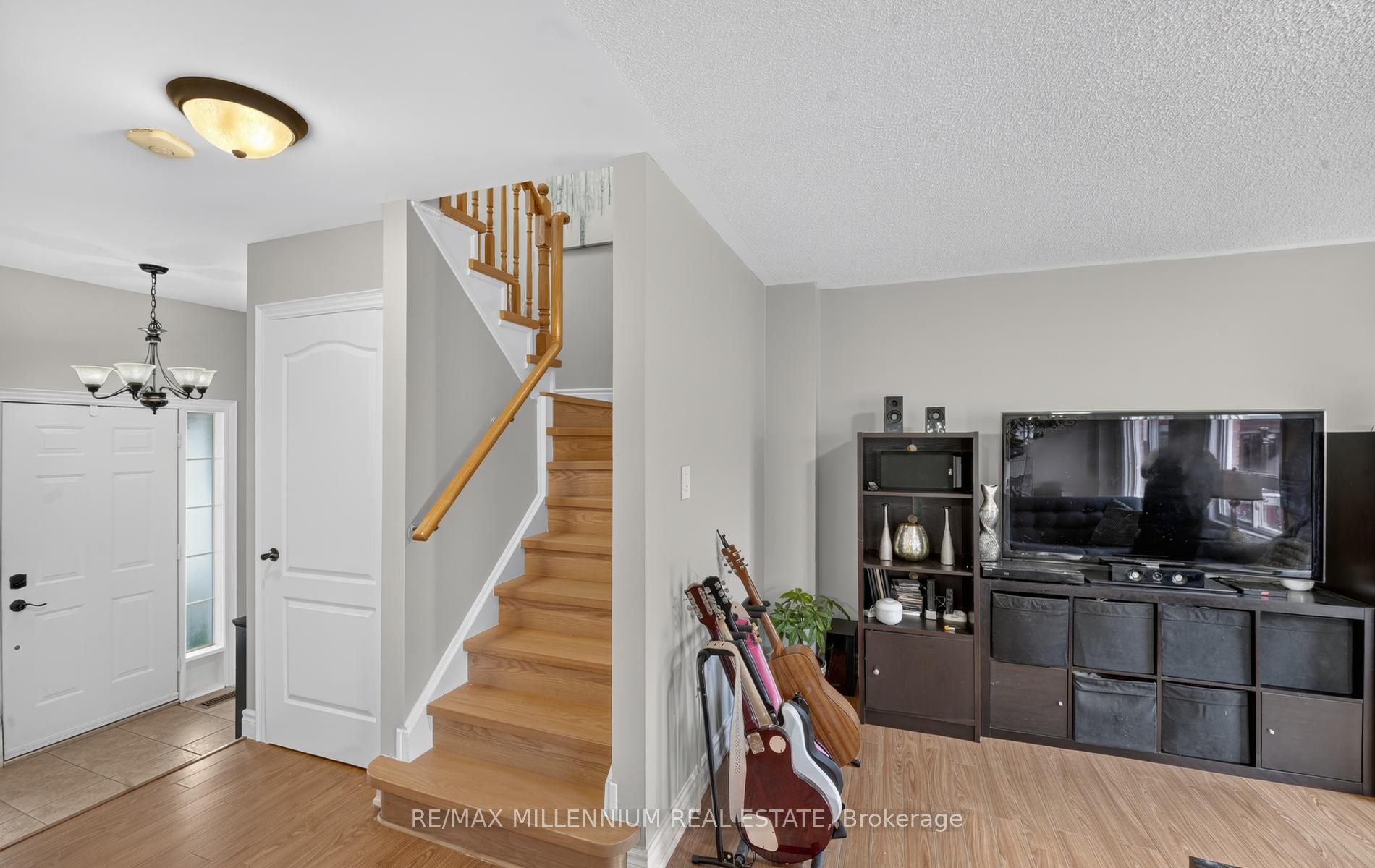 262 Brisdale Drive W Property Photo 12