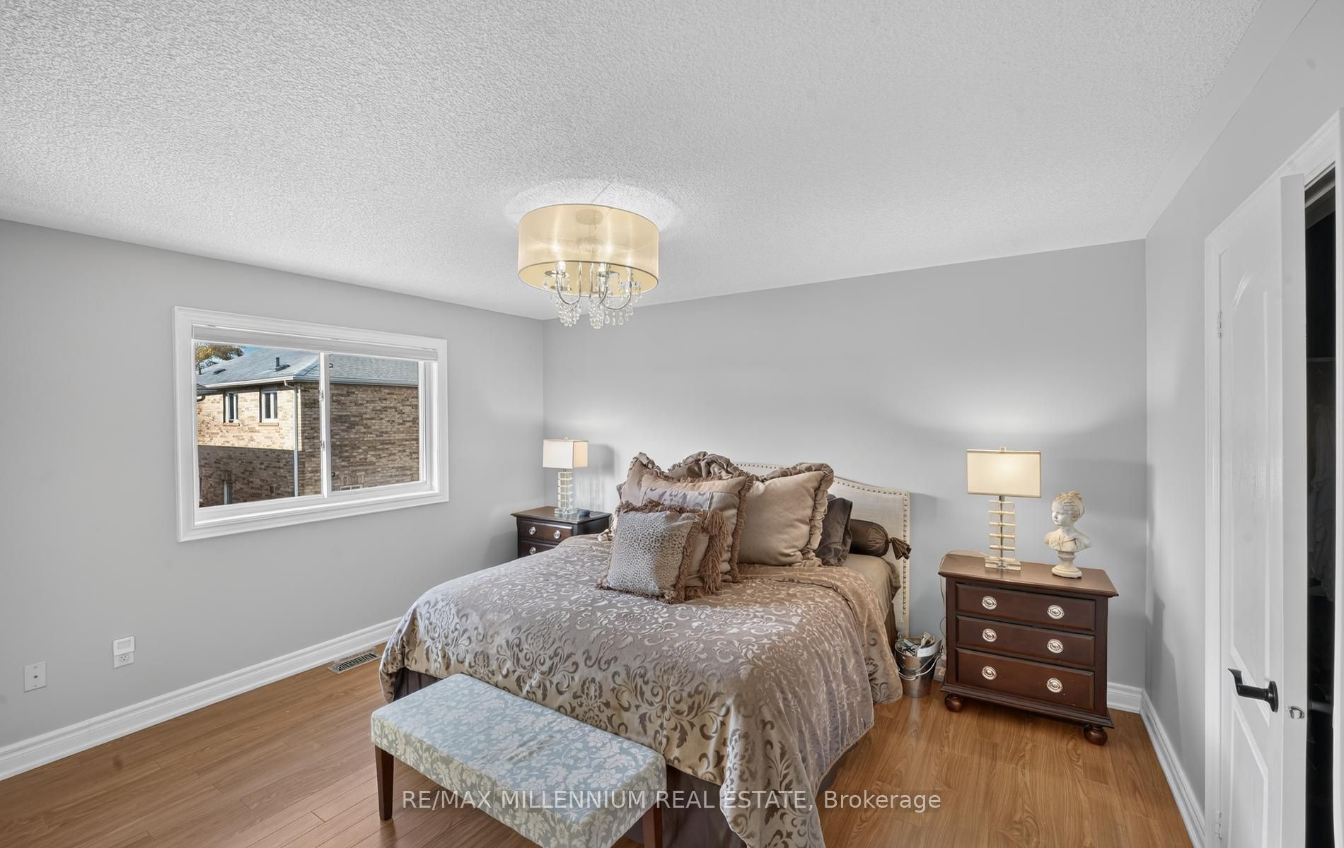 262 Brisdale Drive W Property Photo 24