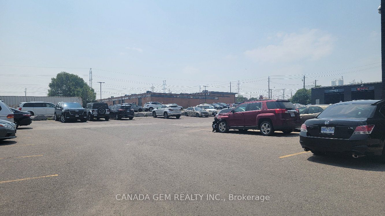W13877214 Property Photo 9