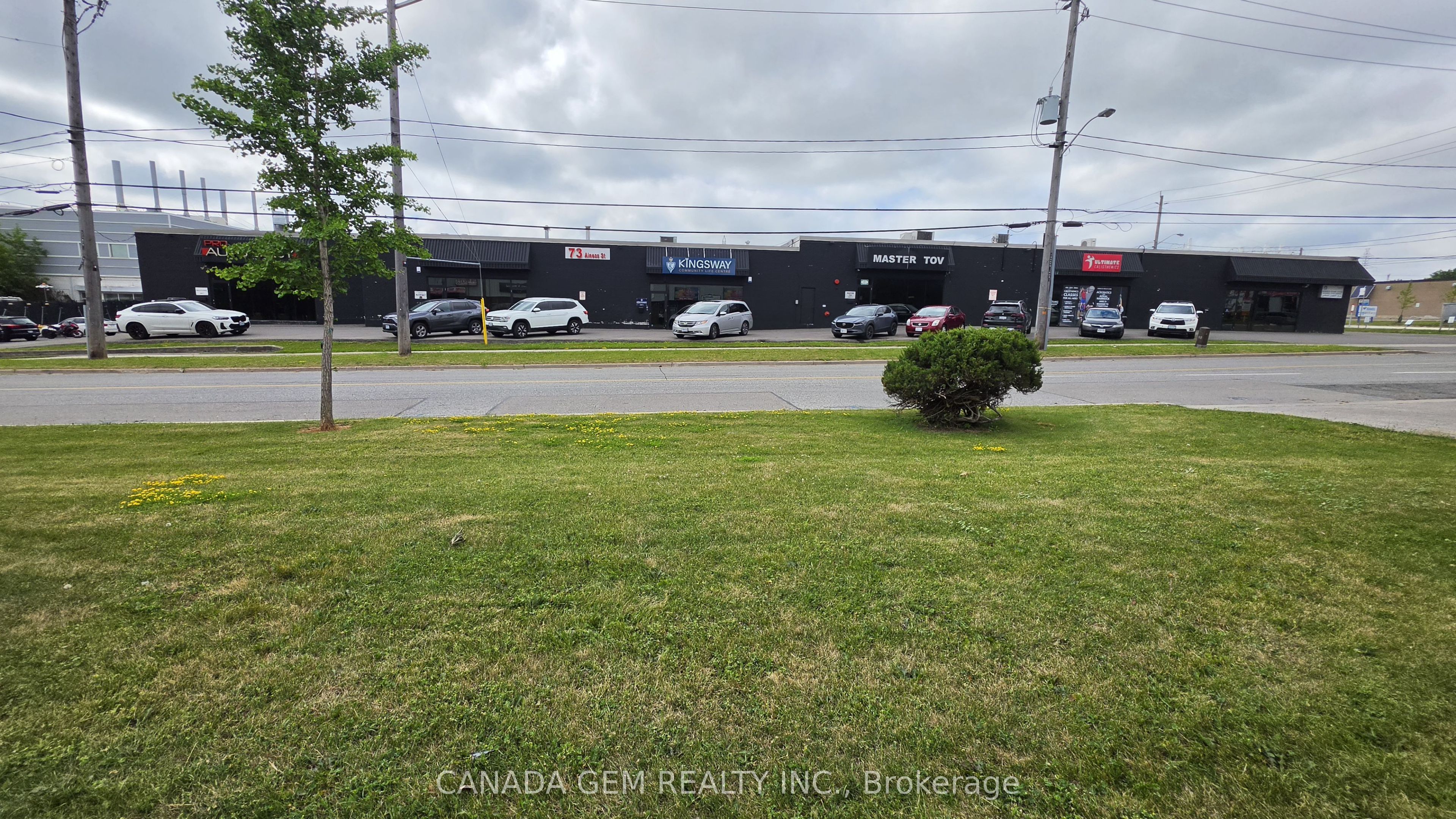 W13877214 Property Photo 18
