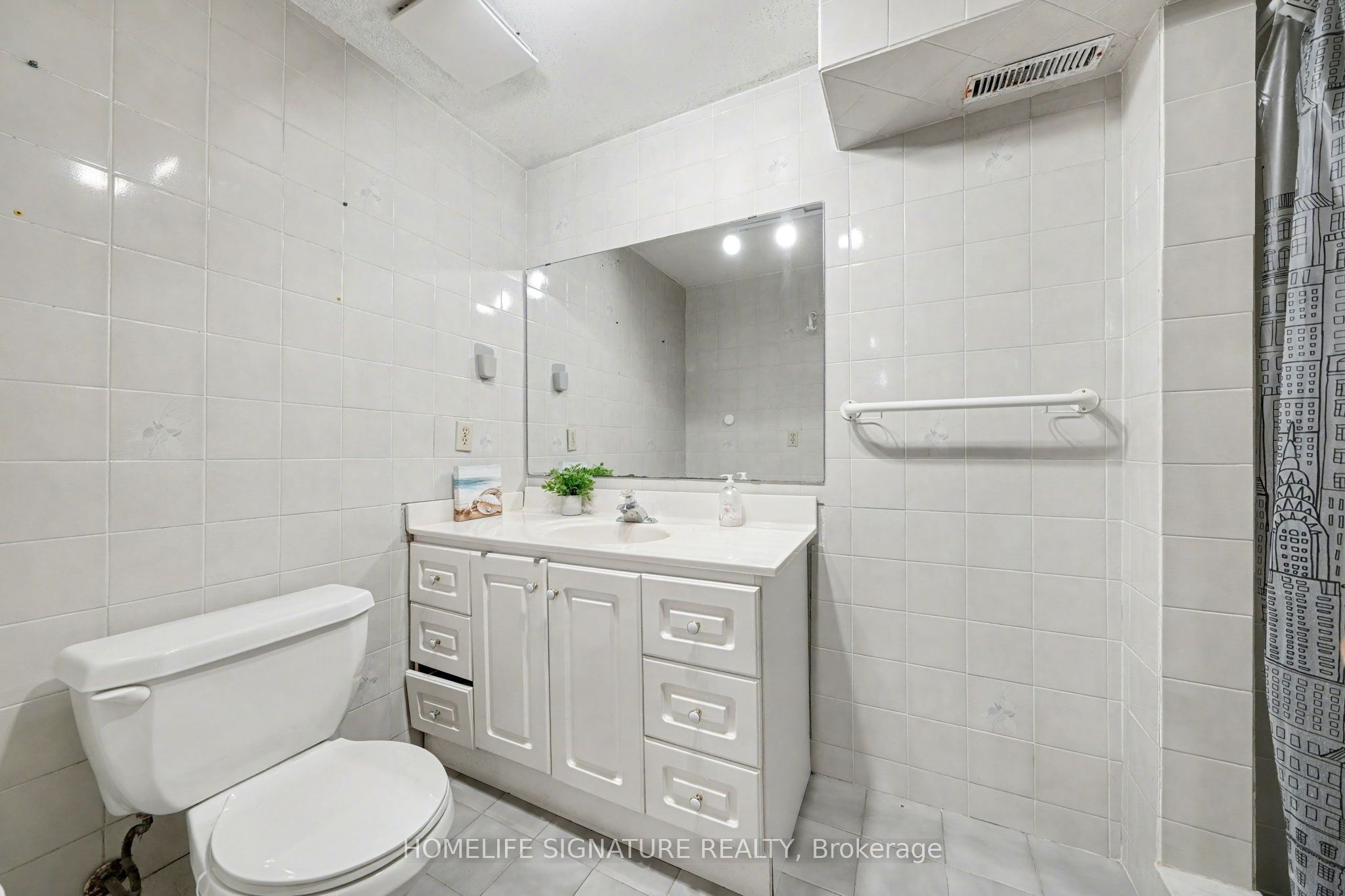 W13877354 Property Photo 9