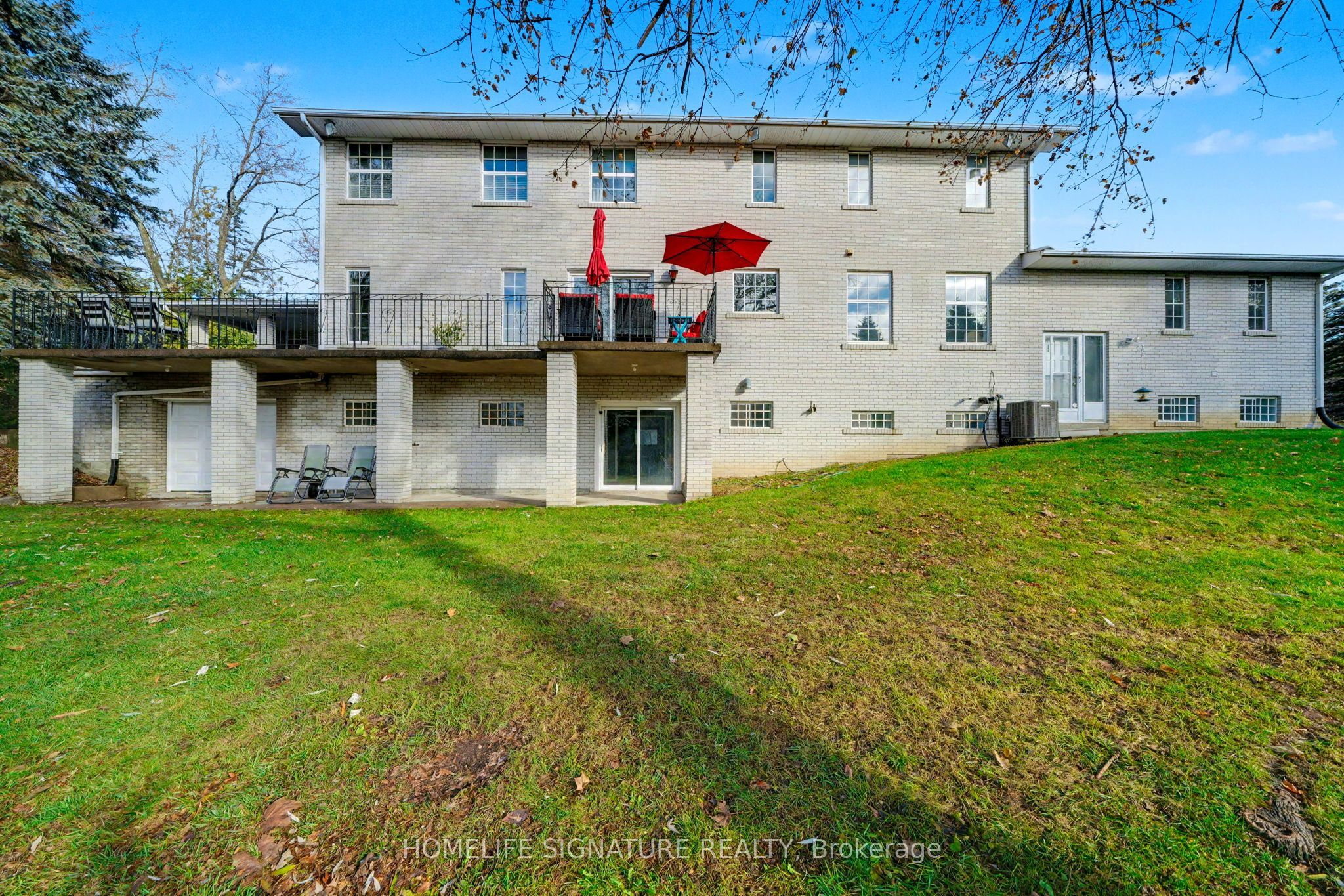 W13877354 Property Photo 13