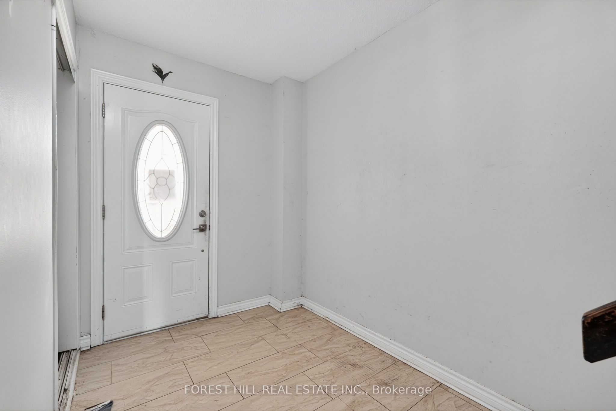27 Saturn Drive Property Photo 3