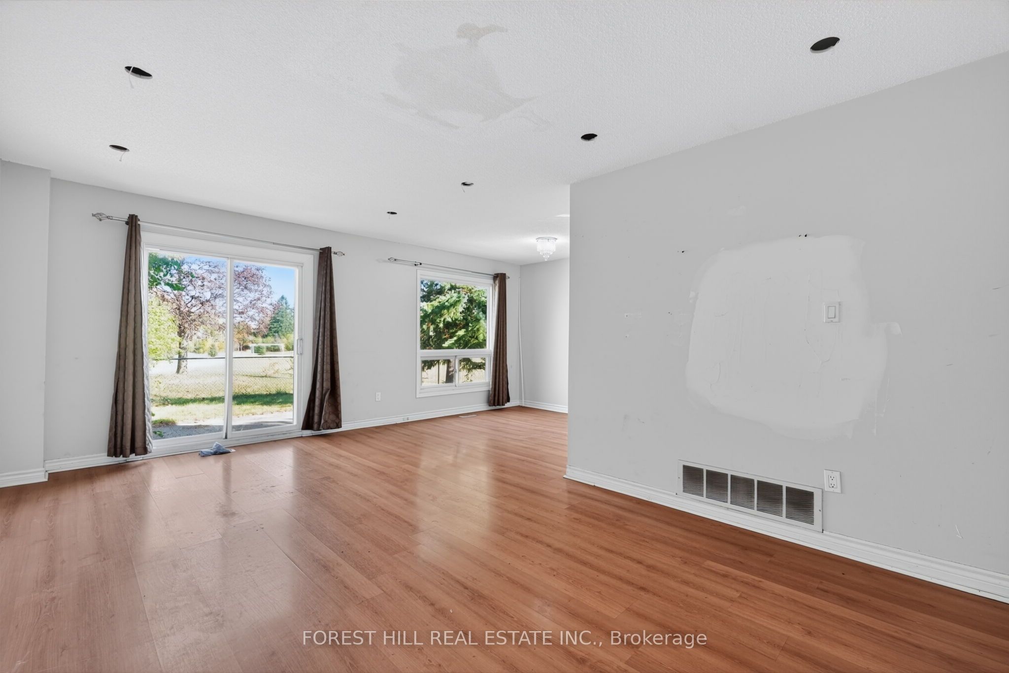 27 Saturn Drive Property Photo 6