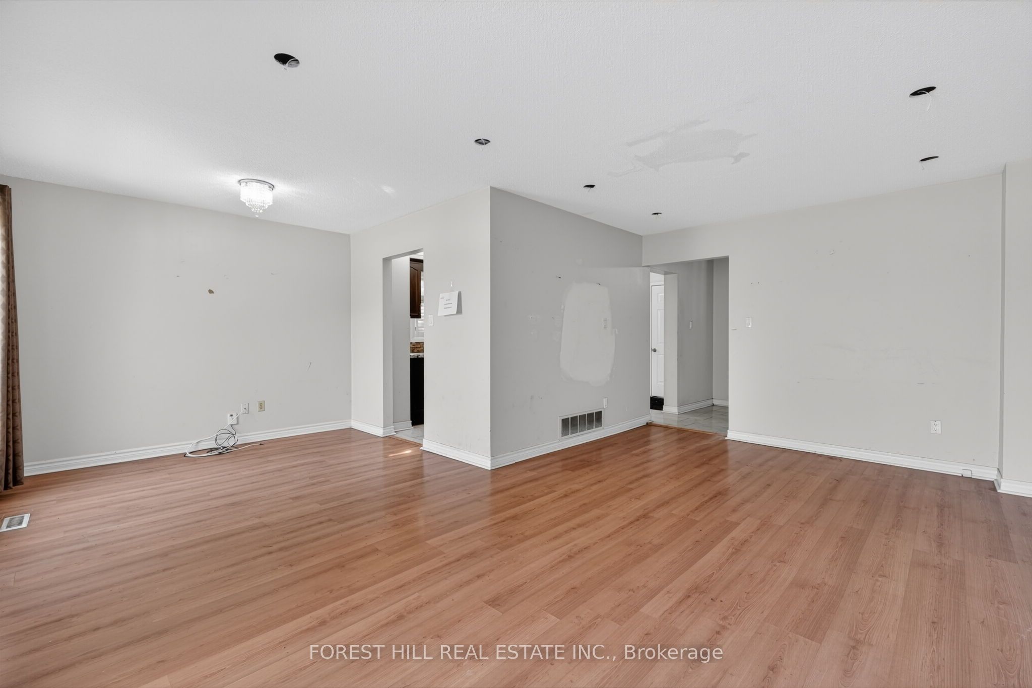 27 Saturn Drive Property Photo 7