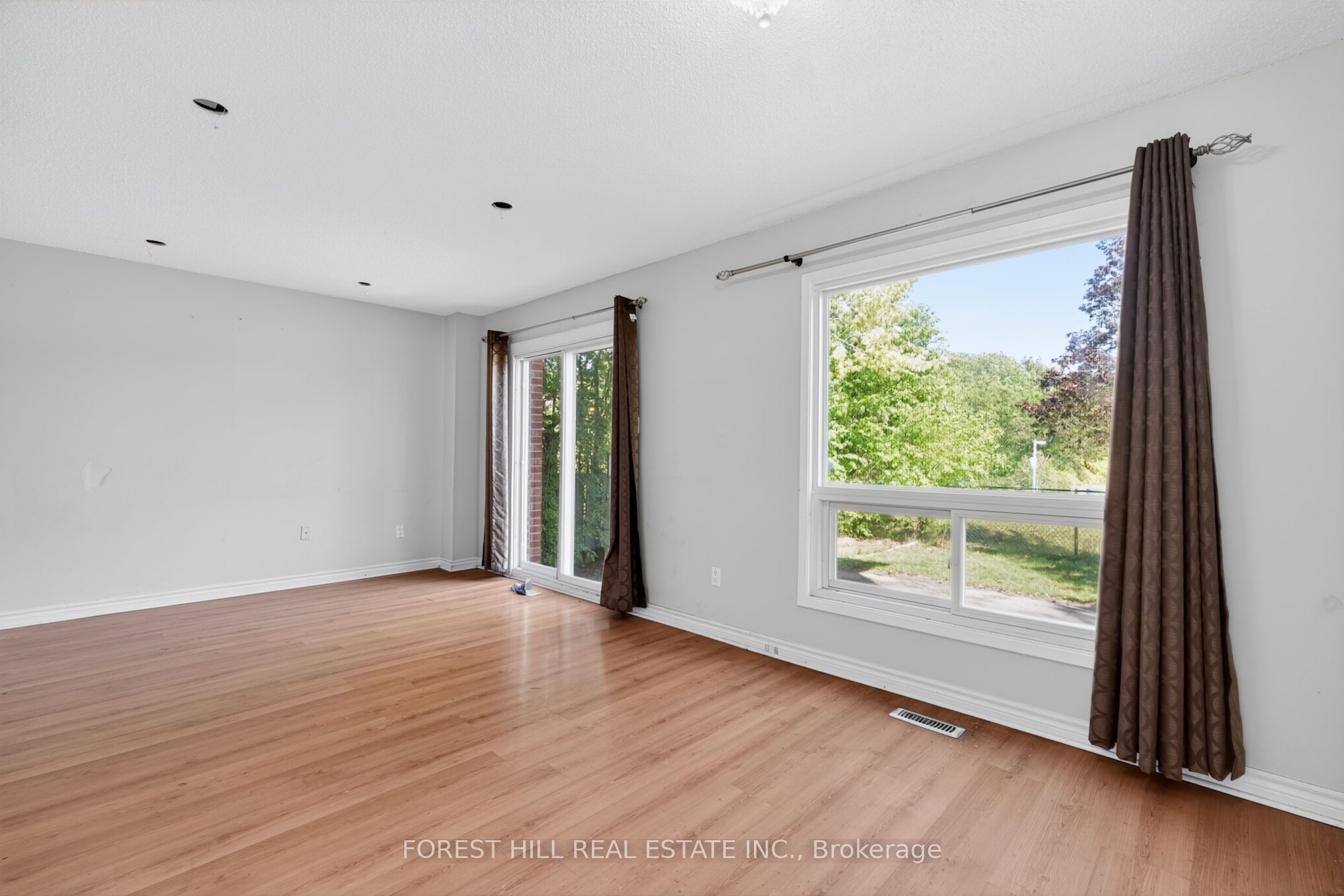 27 Saturn Drive Property Photo 10