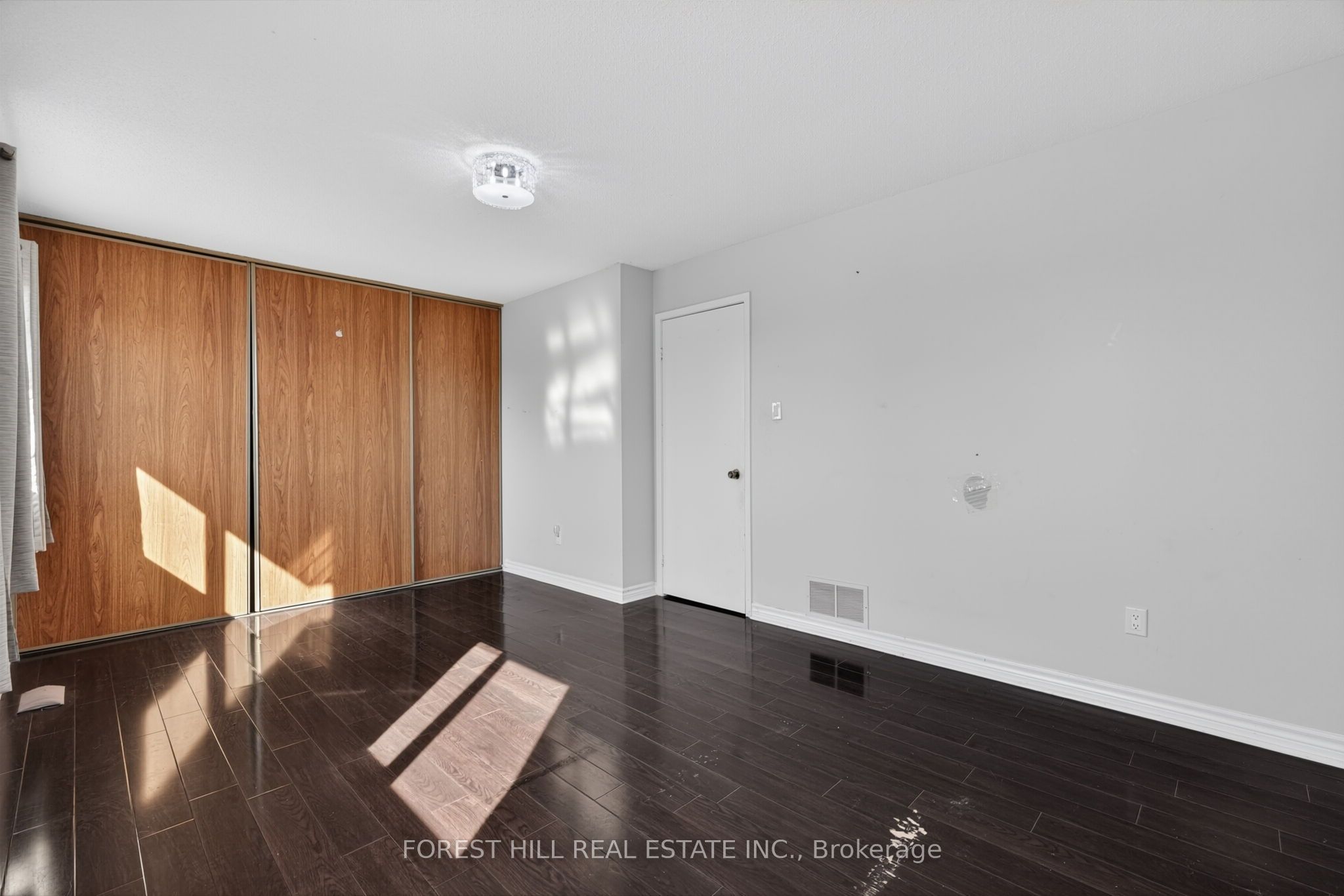 27 Saturn Drive Property Photo 22