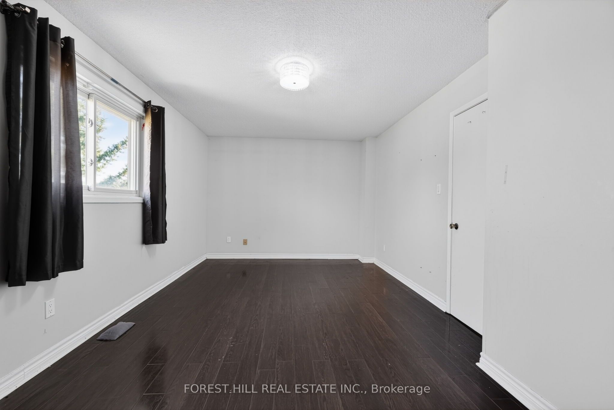 27 Saturn Drive Property Photo 29