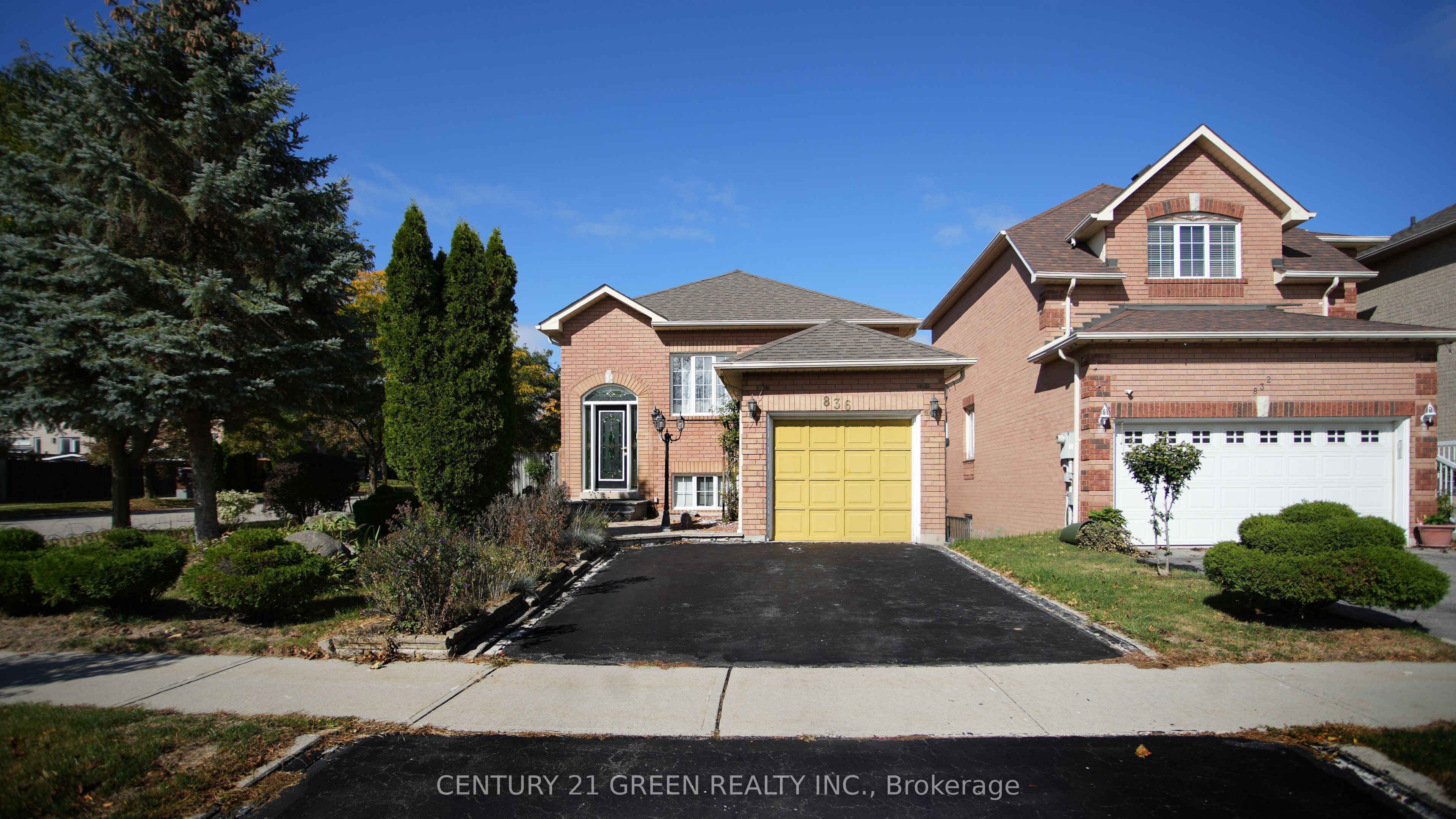 836 Avocado Crescent Property Photo 2