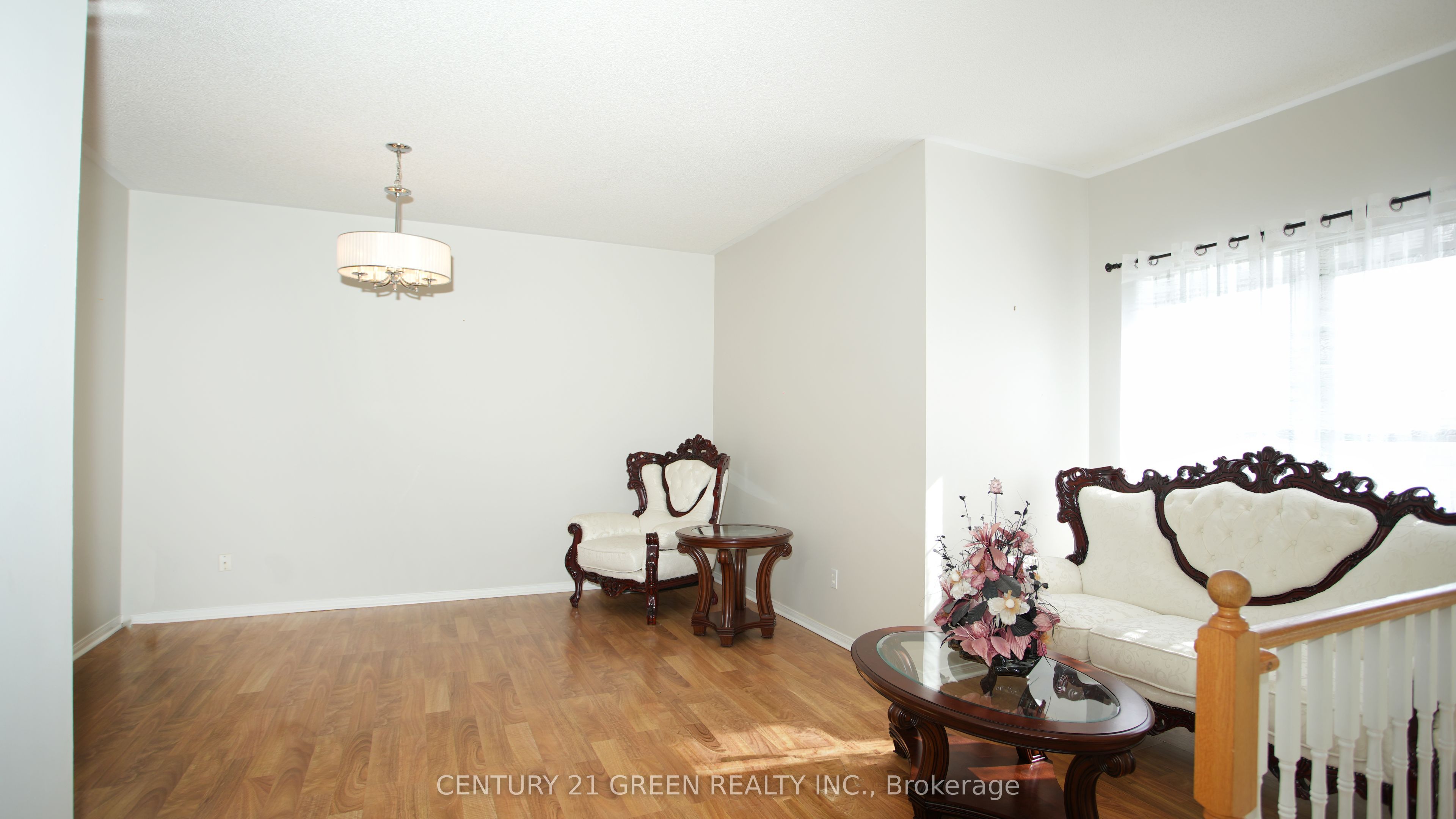 836 Avocado Crescent Property Photo 5