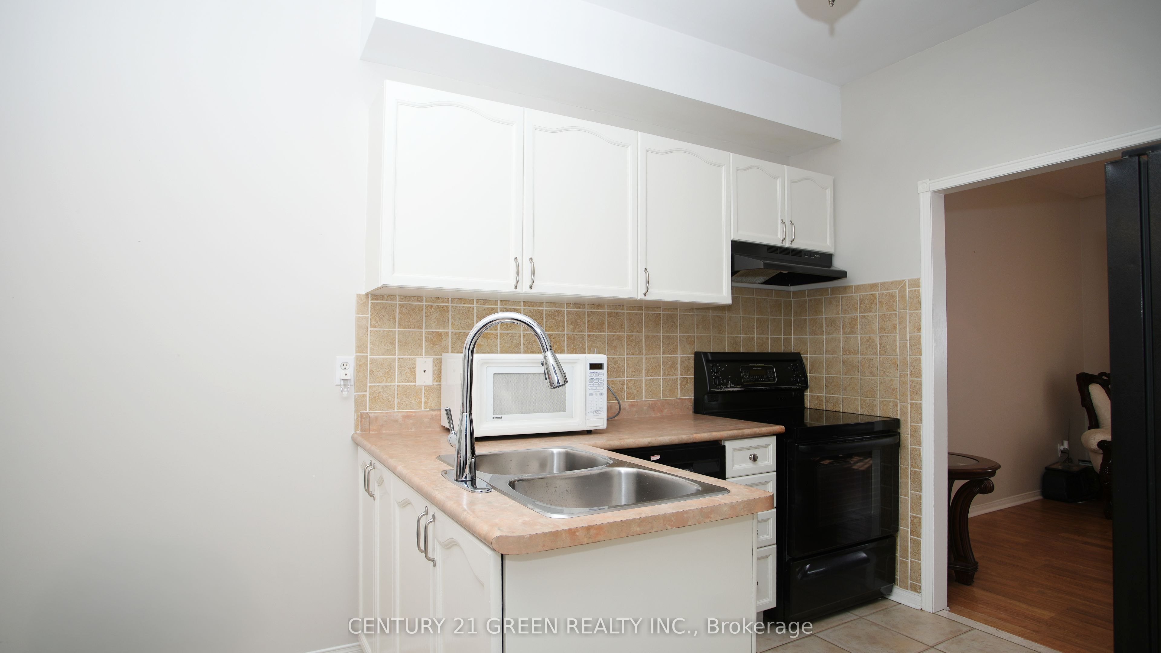 836 Avocado Crescent Property Photo 10