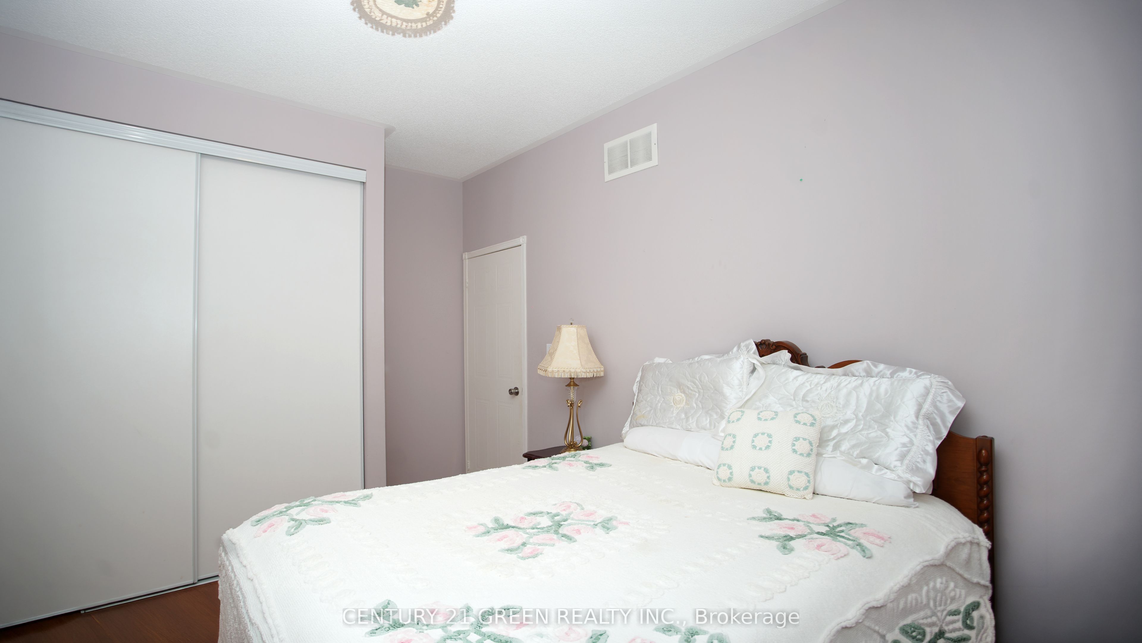 836 Avocado Crescent Property Photo 14