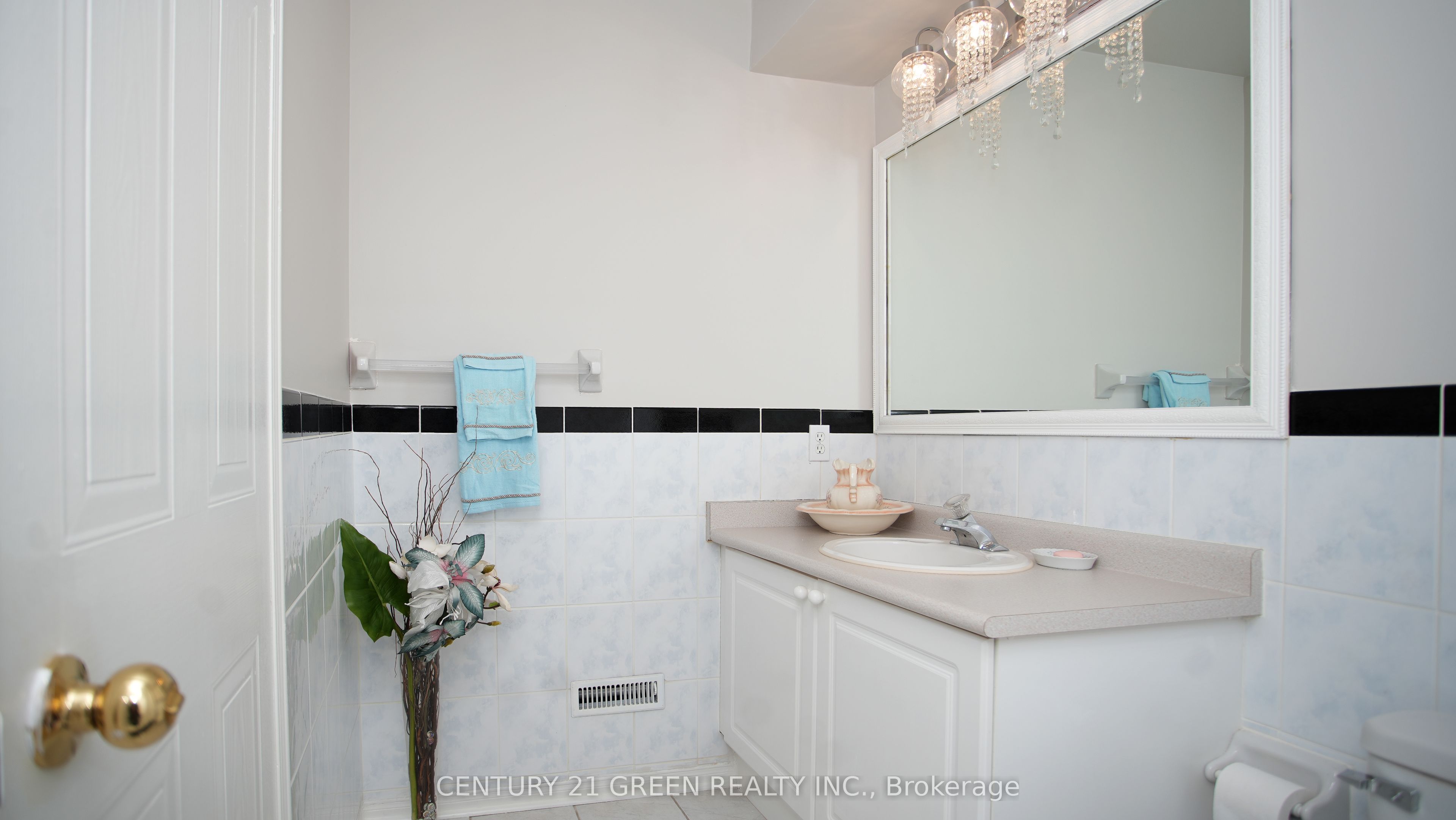 836 Avocado Crescent Property Photo 20