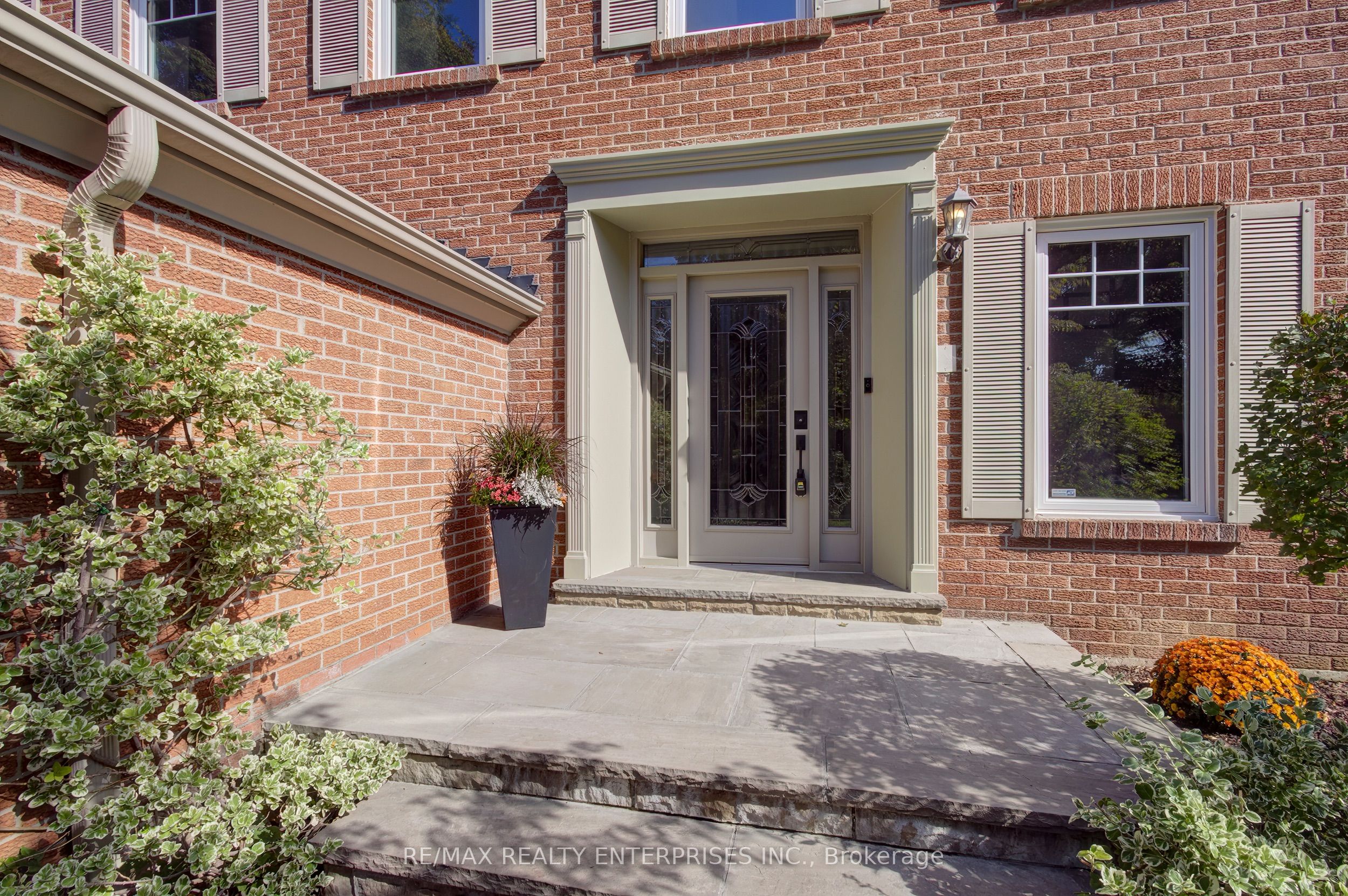 3523 Kingbird Court Property Photo 4