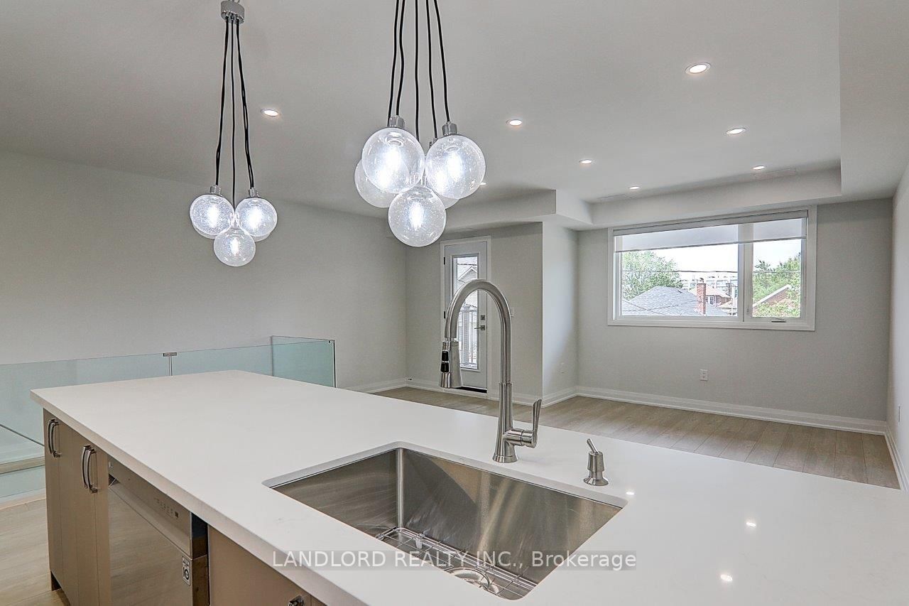 115 Livingstone Avenue Upper Property Photo 16
