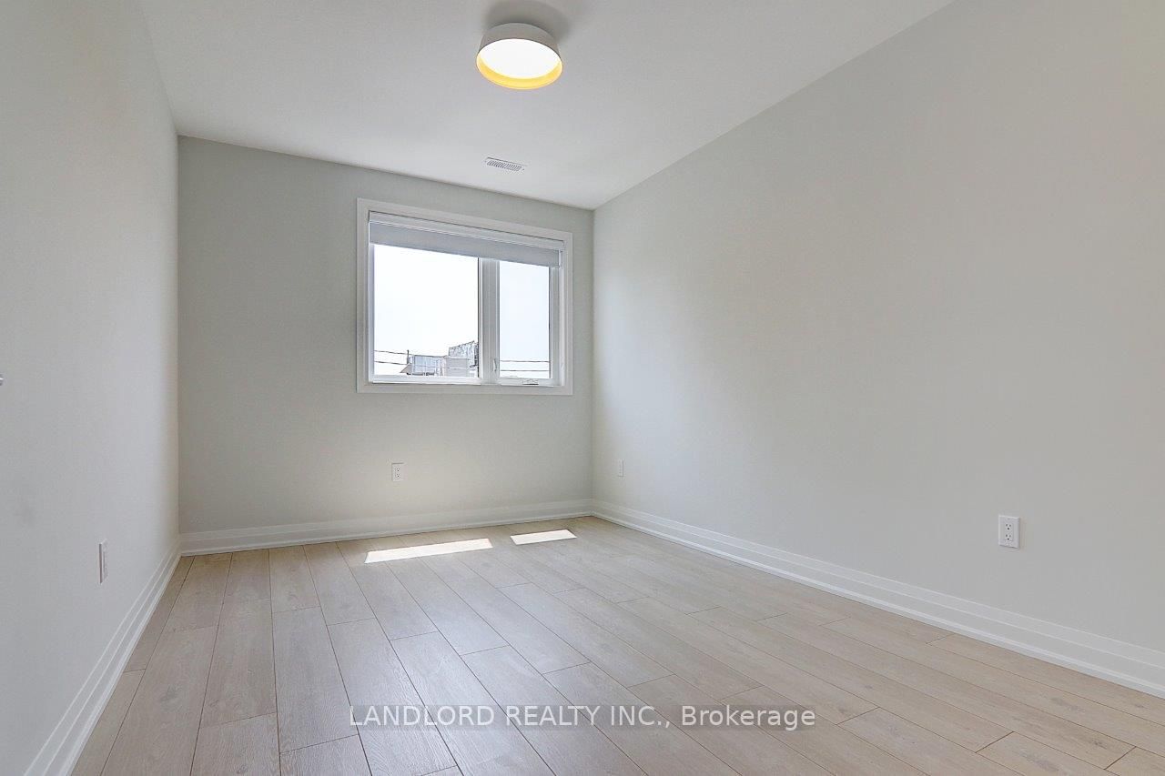 115 Livingstone Avenue Upper Property Photo 24