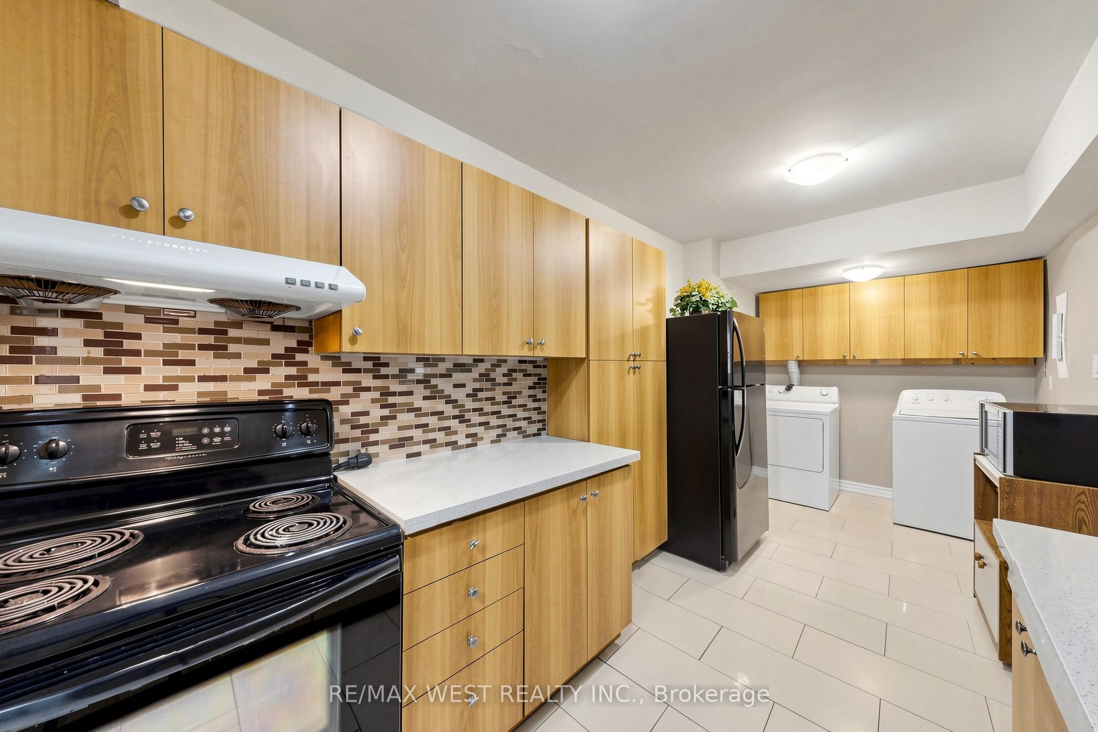 370 Dixon Road 102 Property Photo 1