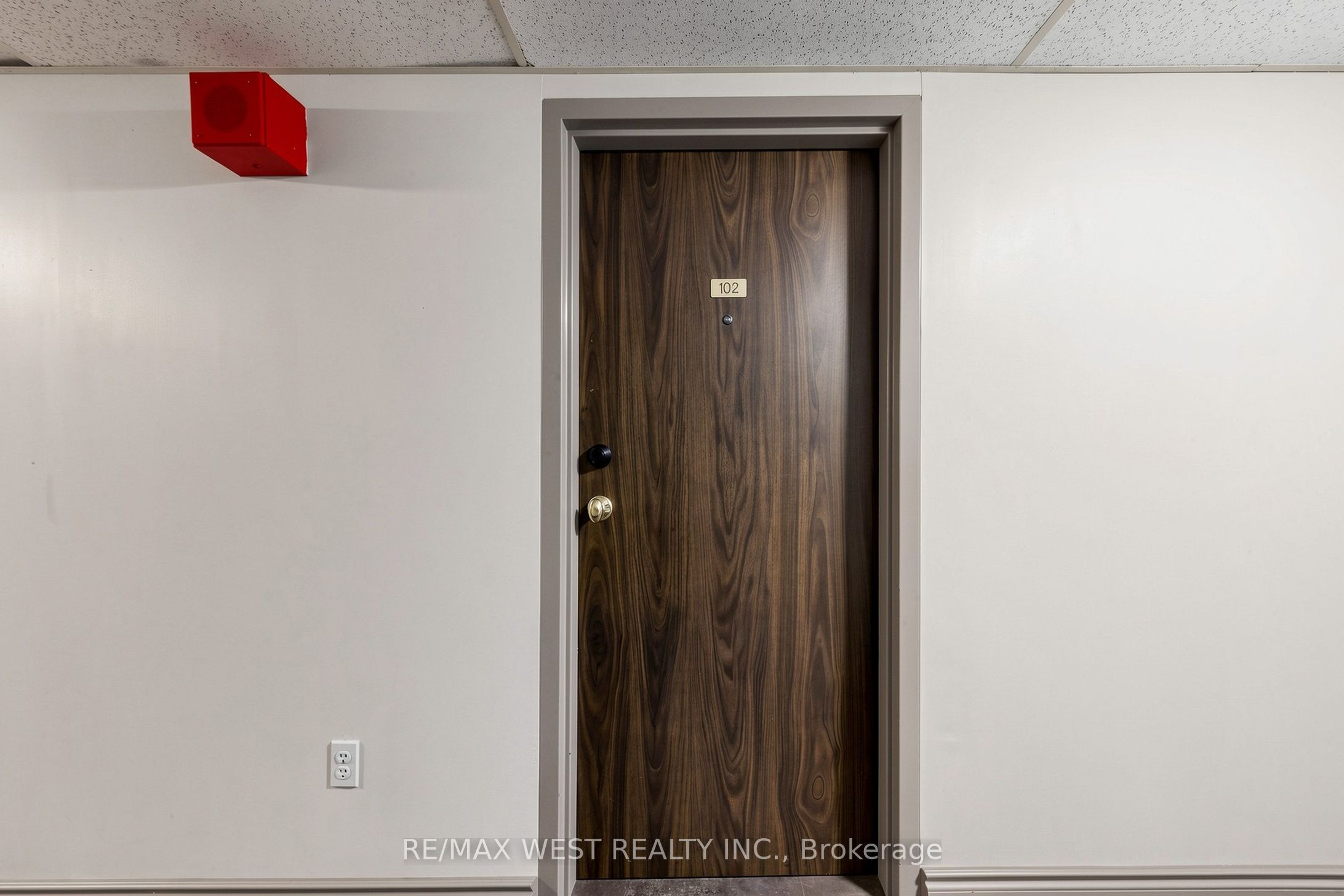 370 Dixon Road 102 Property Photo 2