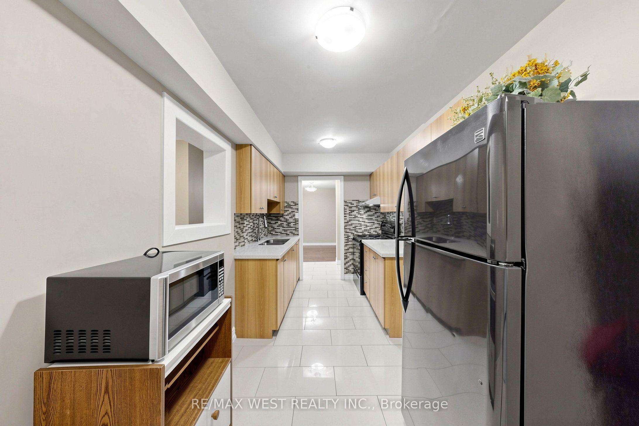 370 Dixon Road 102 Property Photo 6