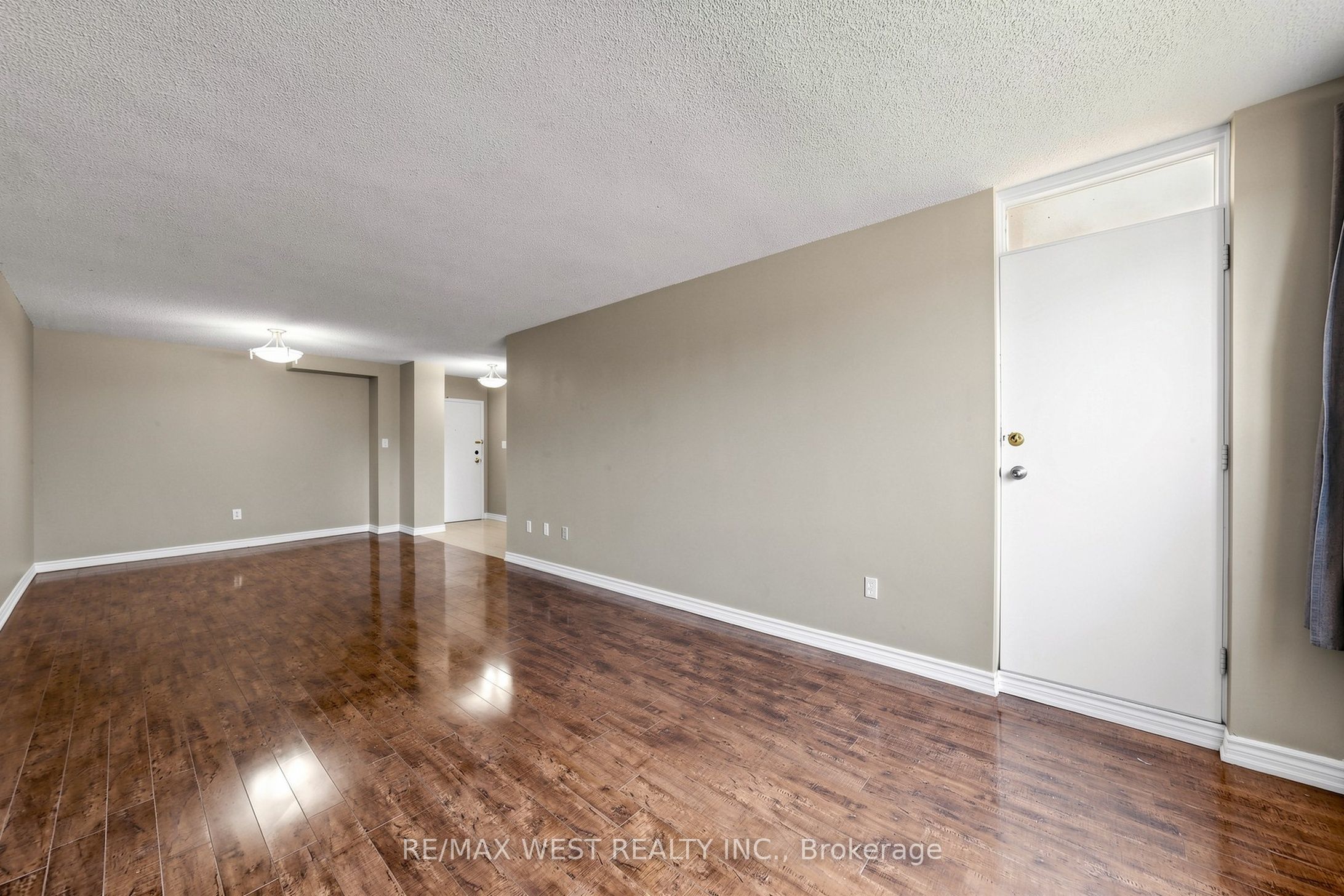 370 Dixon Road 102 Property Photo 14