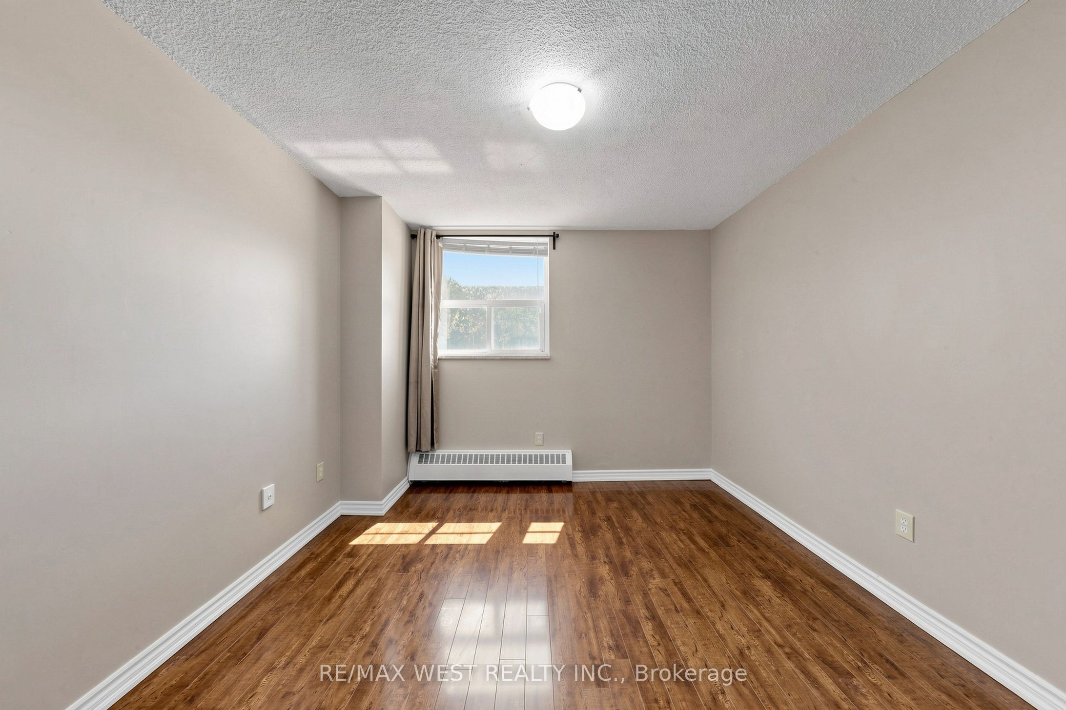 370 Dixon Road 102 Property Photo 17