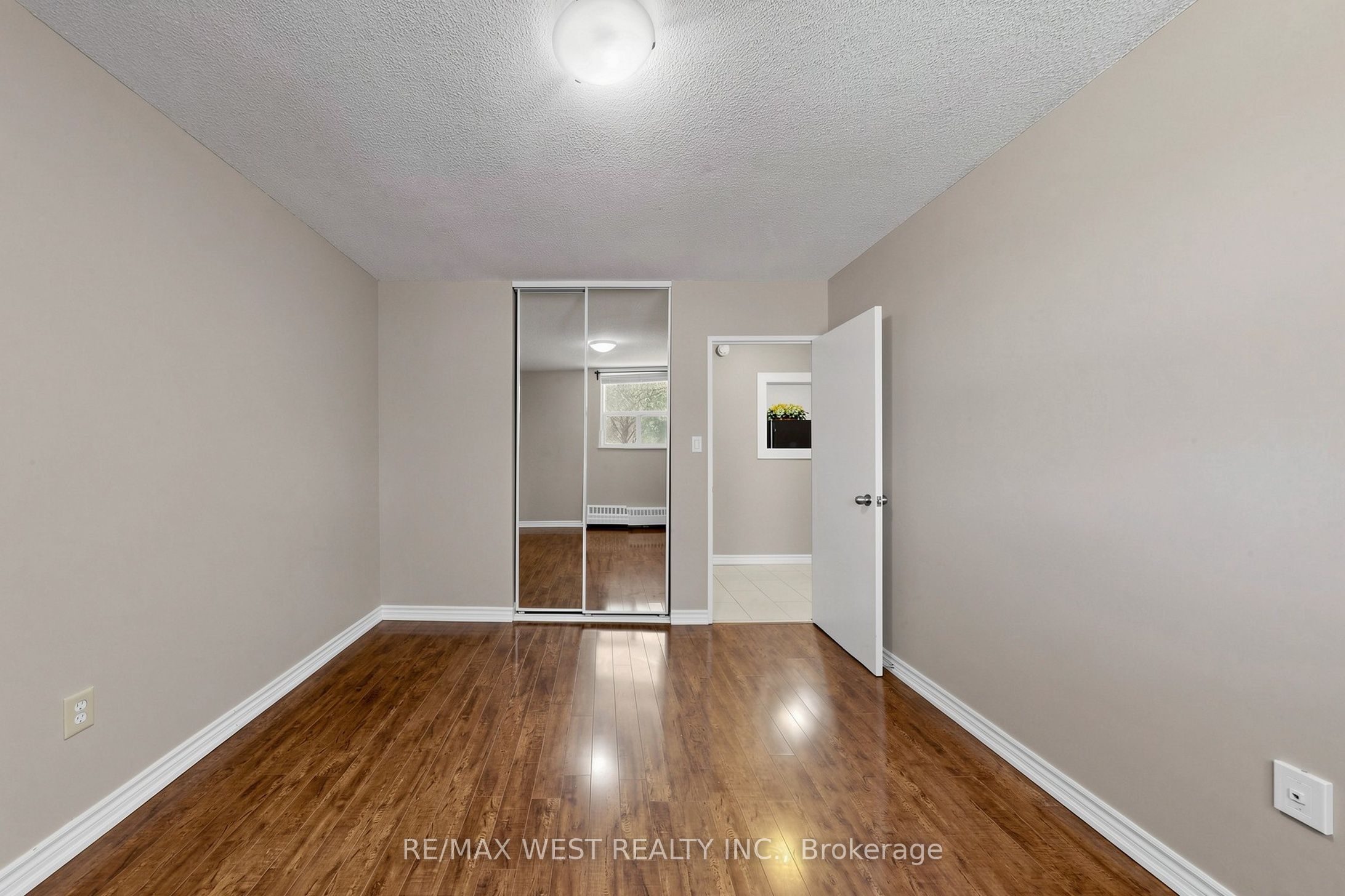 370 Dixon Road 102 Property Photo 19