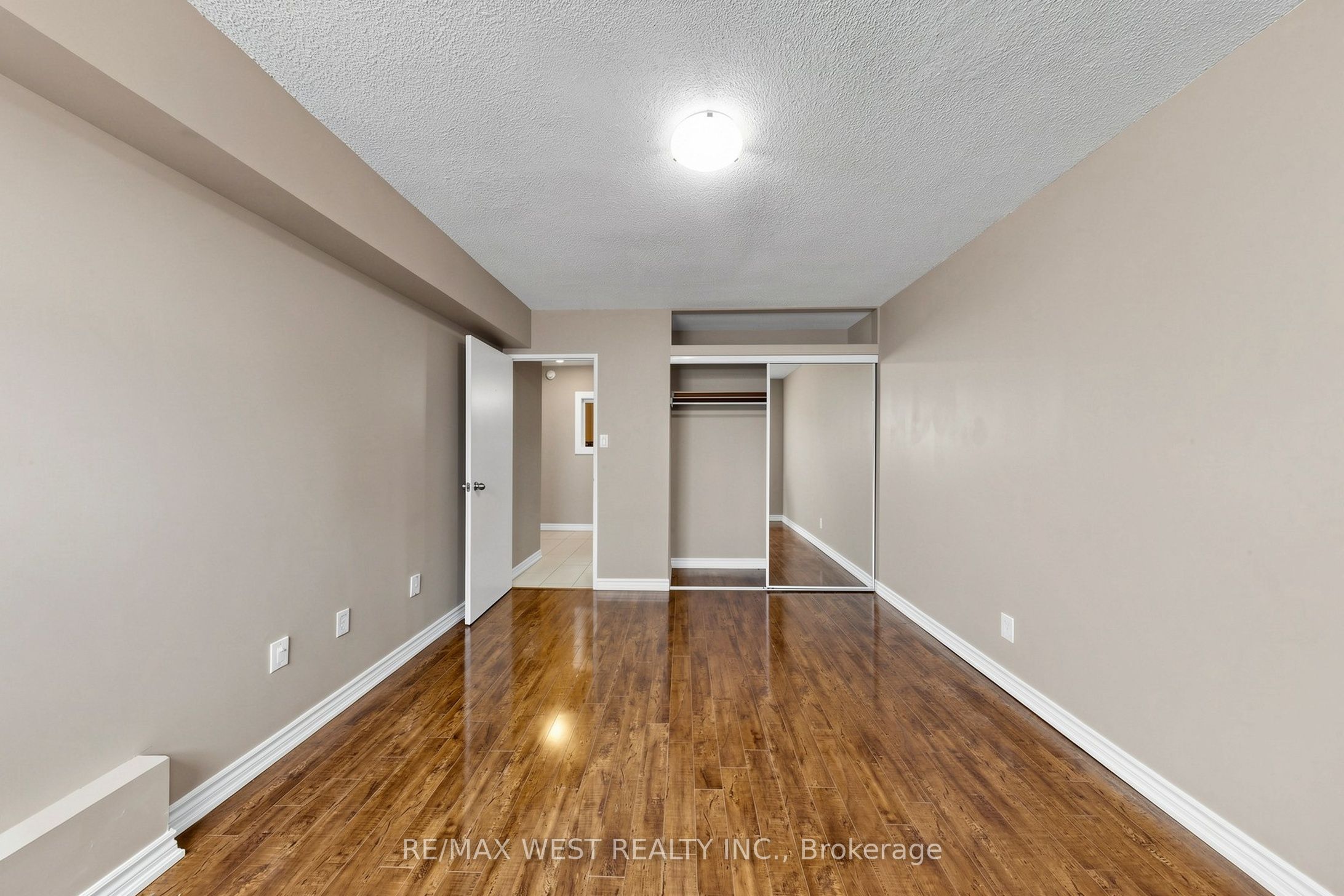 370 Dixon Road 102 Property Photo 24