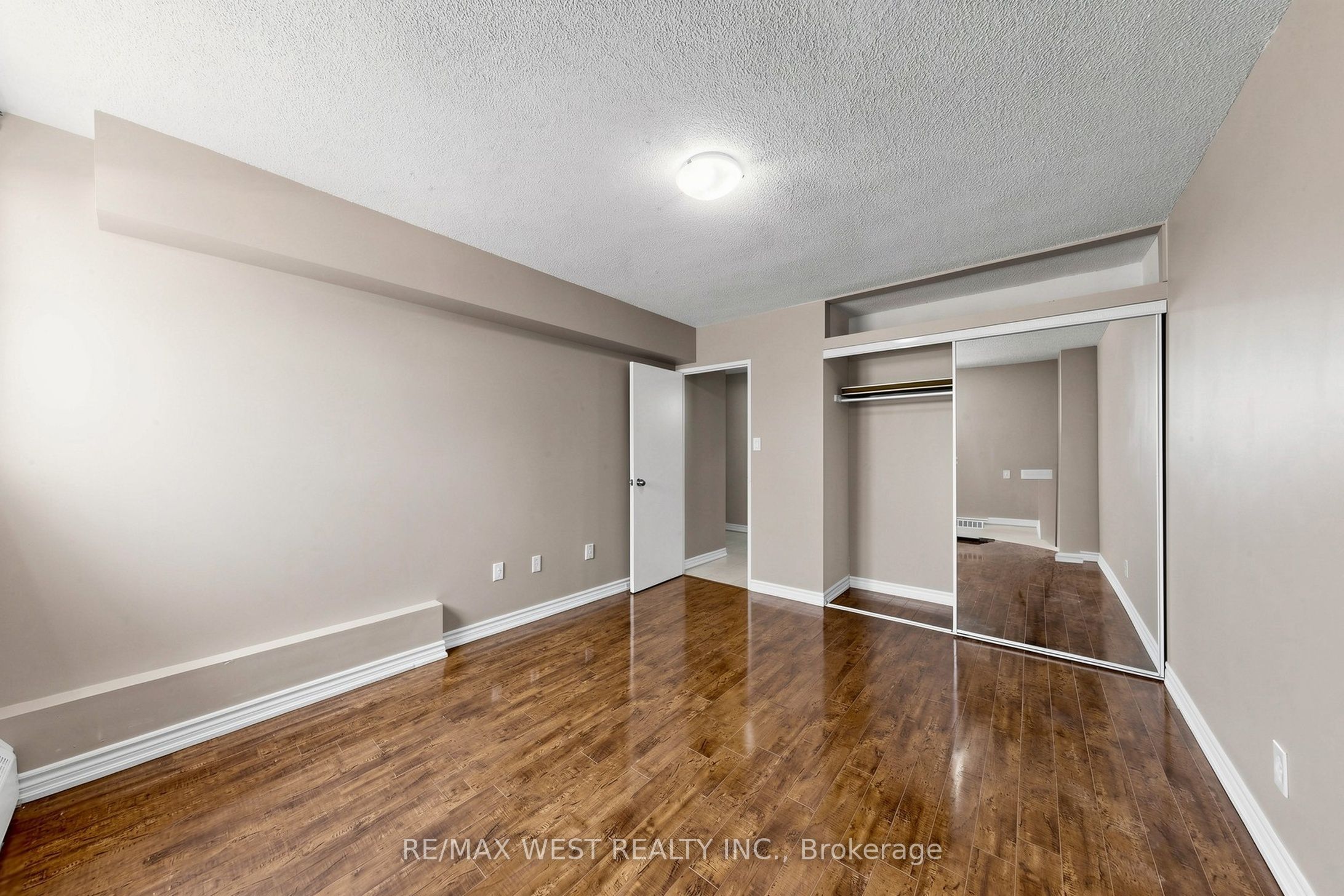 370 Dixon Road 102 Property Photo 25