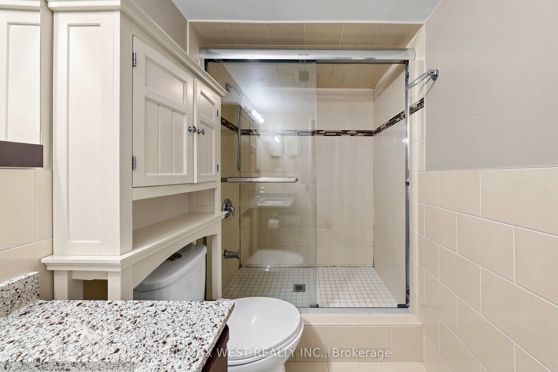 370 Dixon Road 102 Property Photo 26