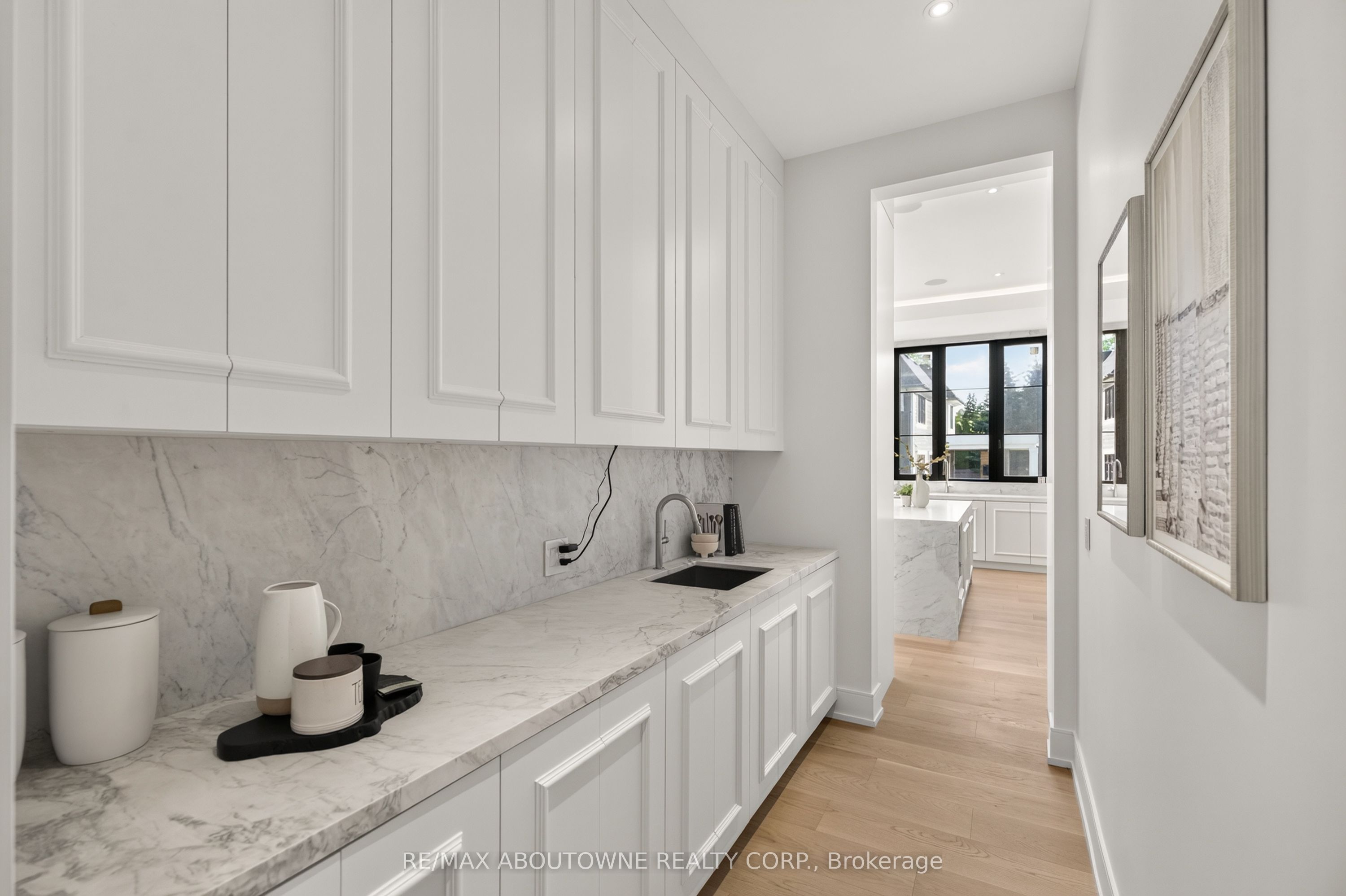 146 Third Line Property Photo 12