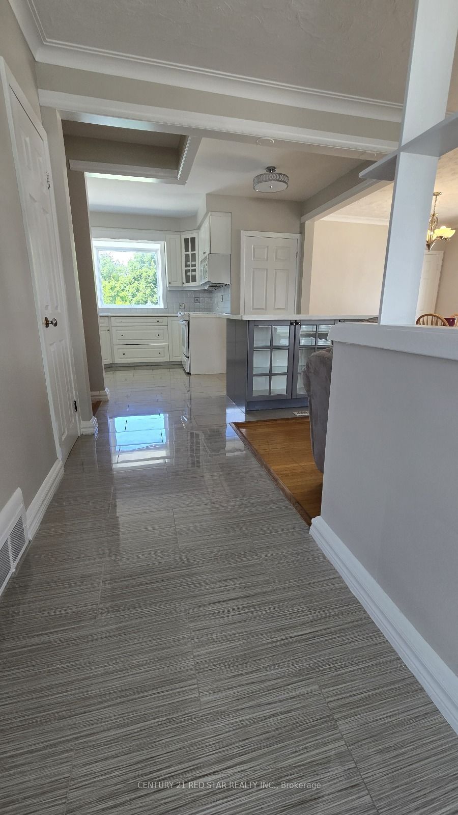235 Mary Street Property Photo 4