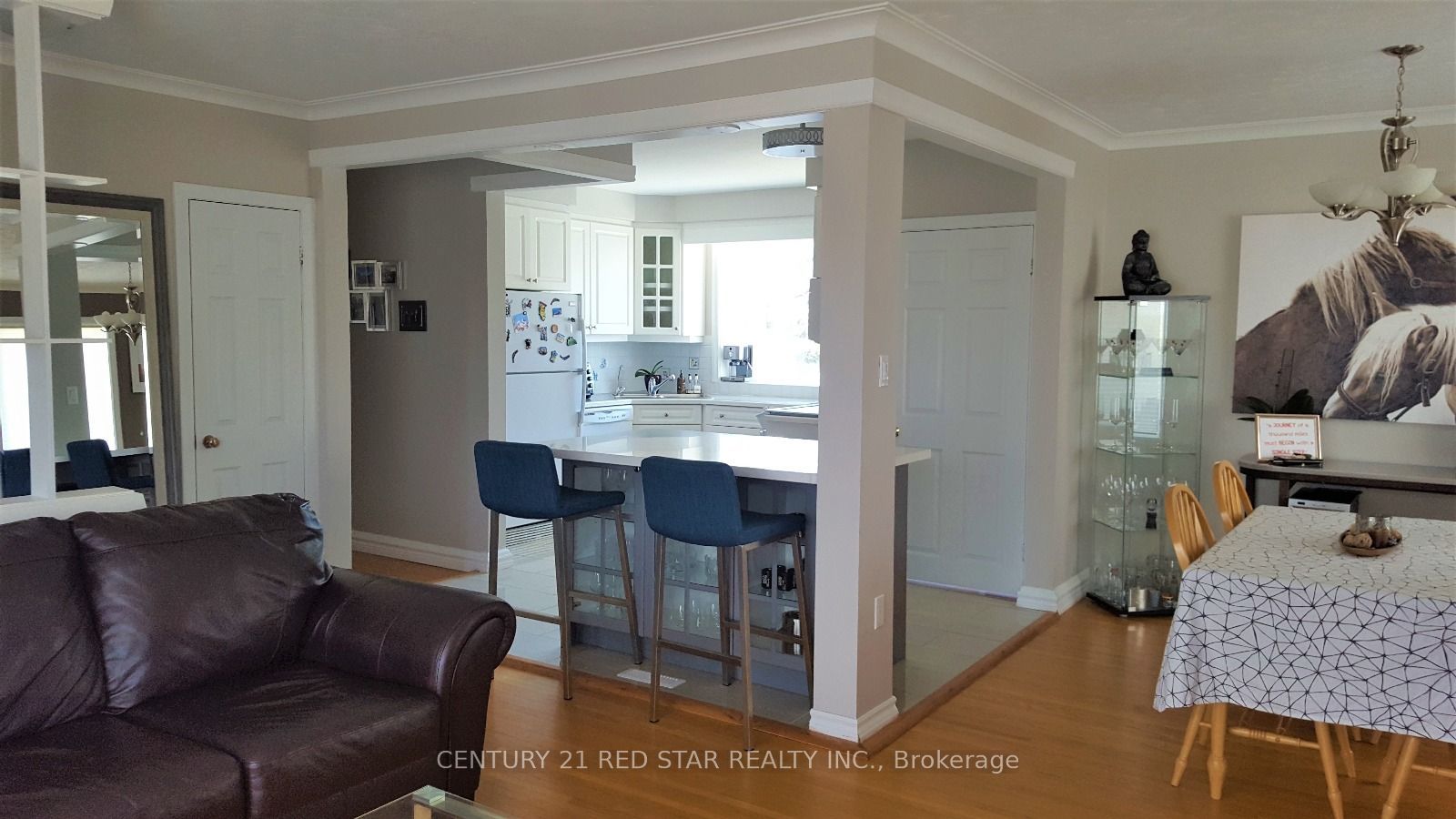 235 Mary Street Property Photo 6