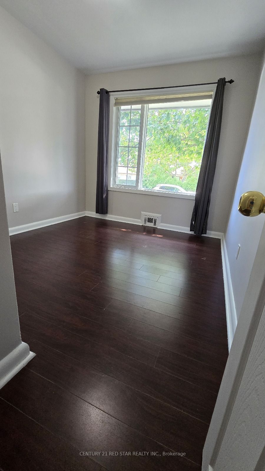 235 Mary Street Property Photo 10
