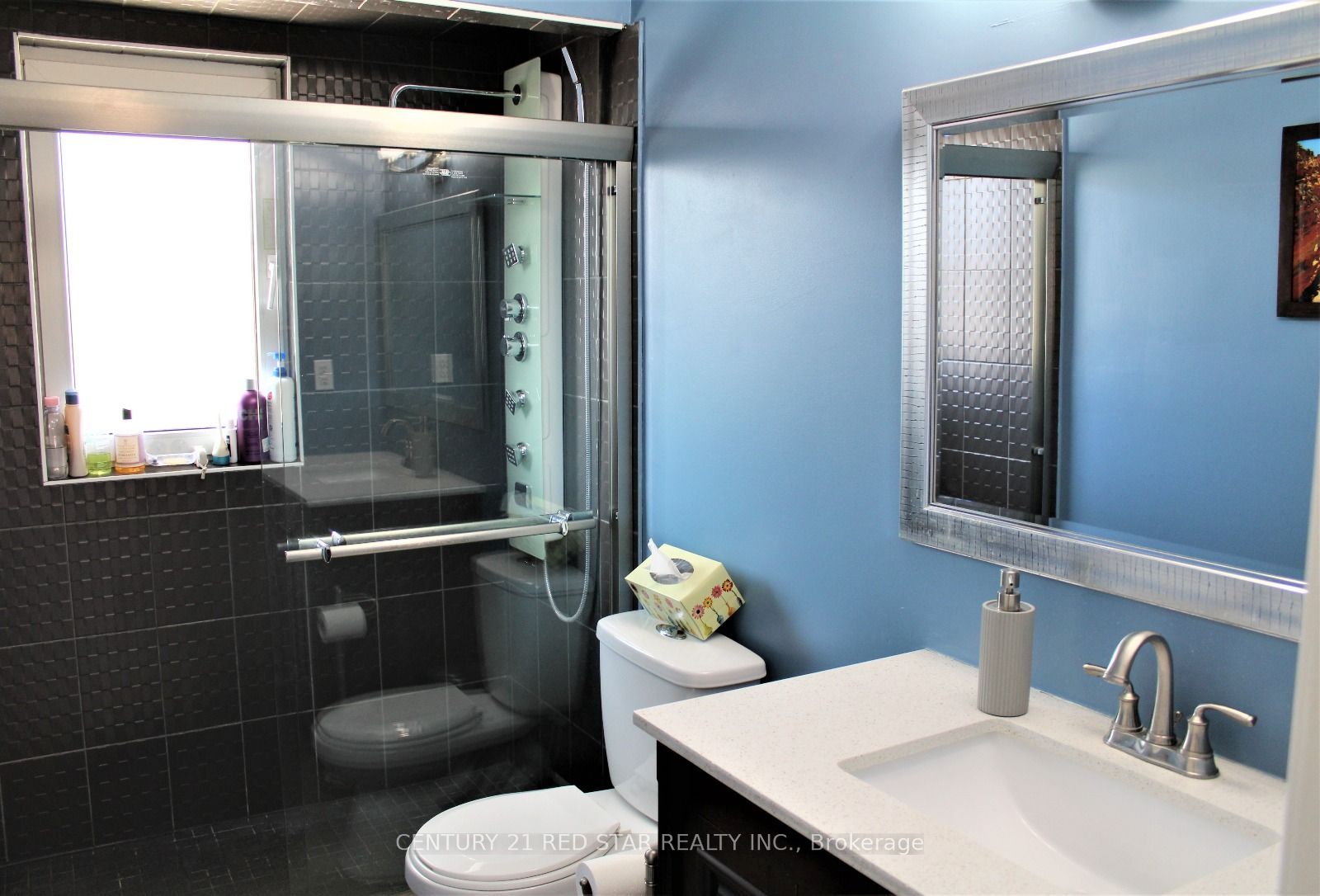 235 Mary Street Property Photo 11