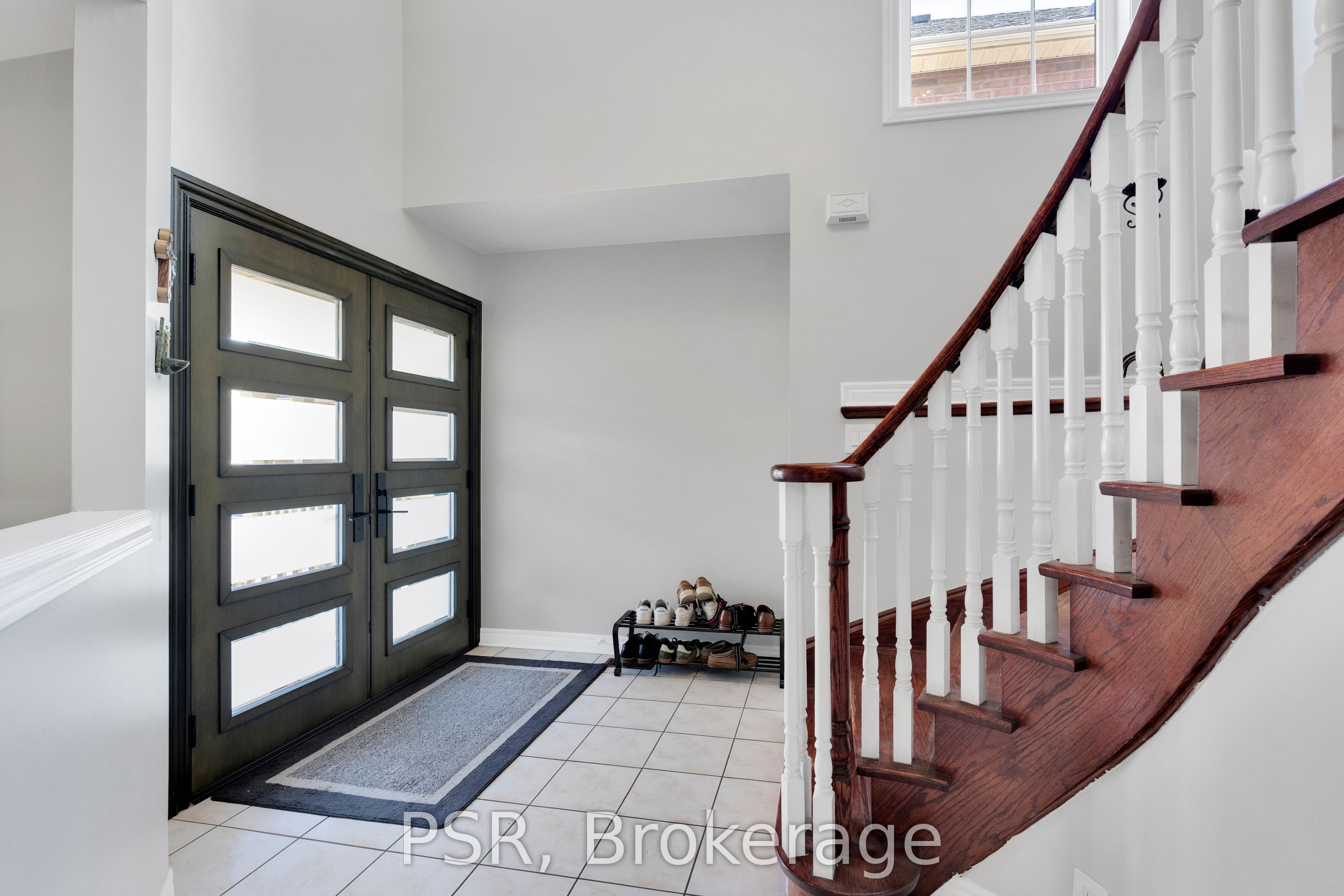 10 Baccarat Crescent Property Photo 6