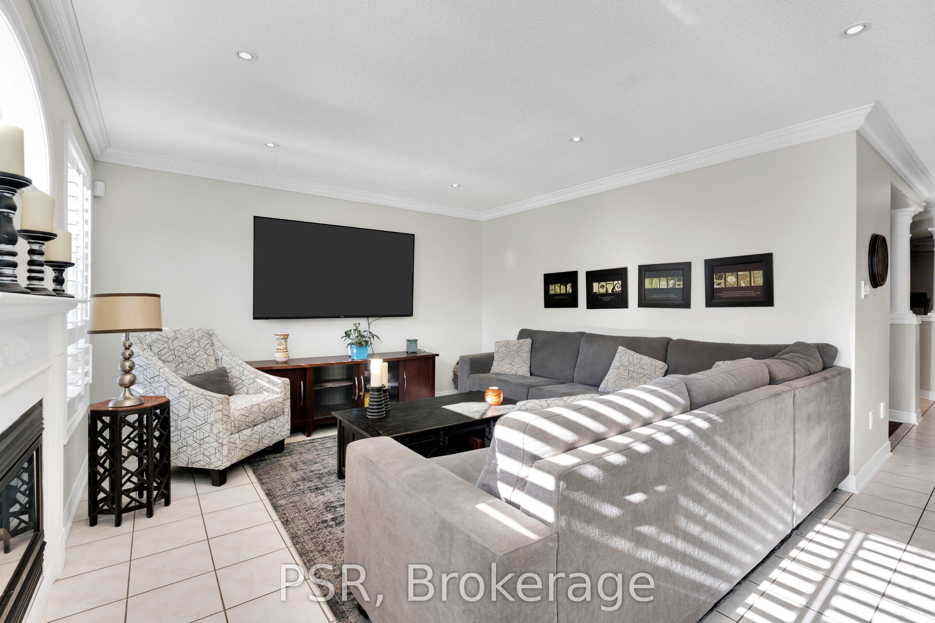 10 Baccarat Crescent Property Photo 9