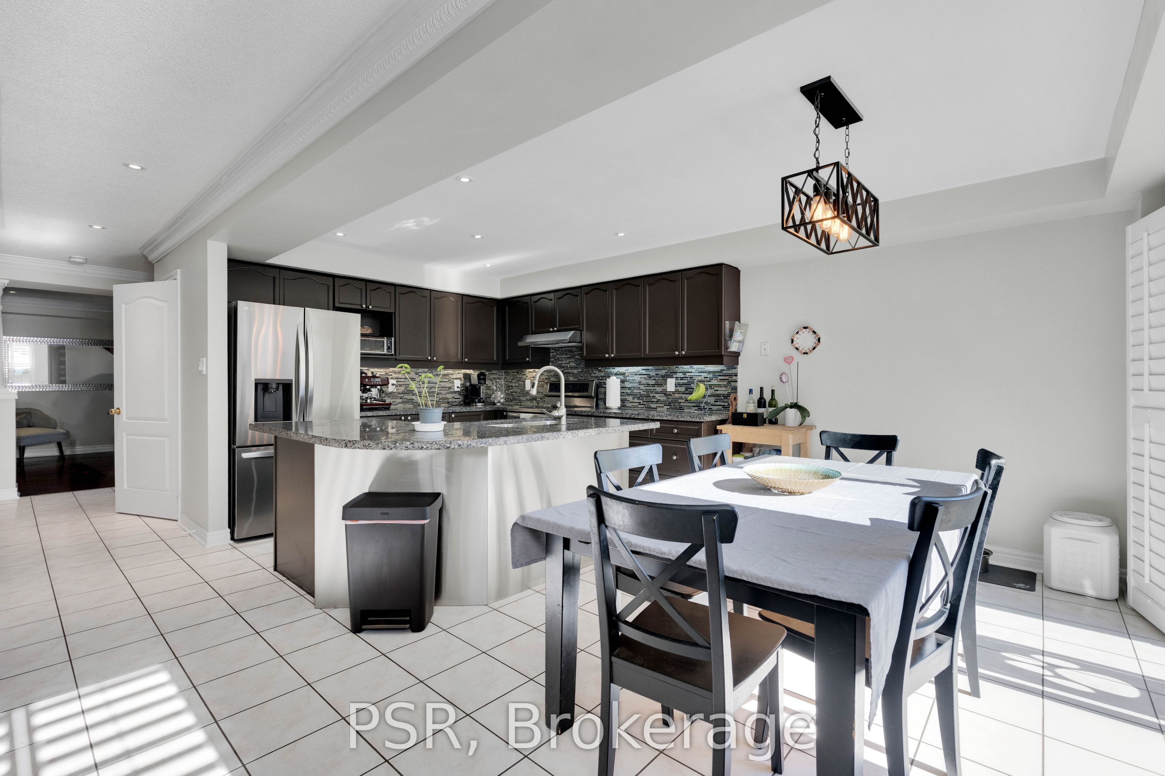 10 Baccarat Crescent Property Photo 11