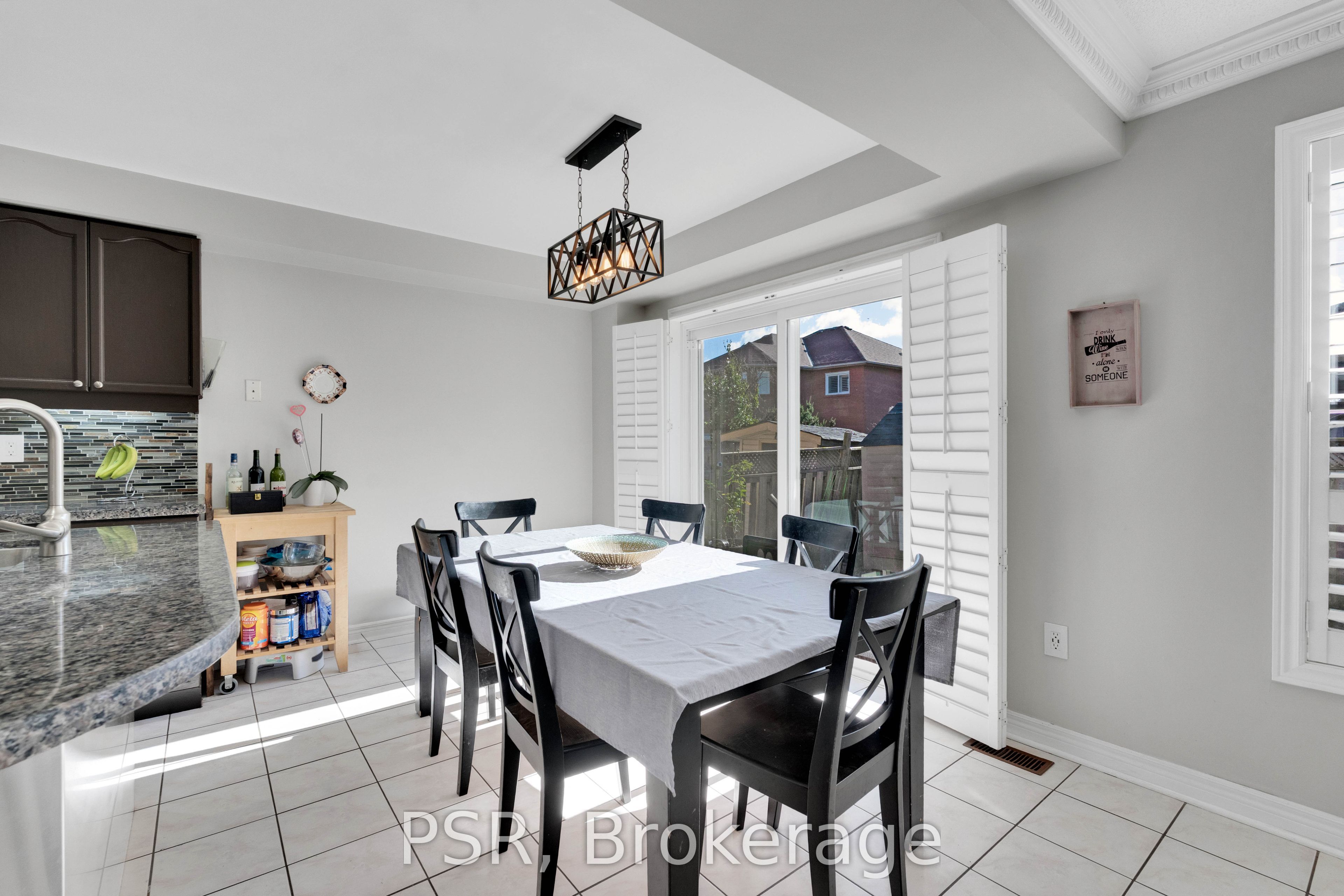 10 Baccarat Crescent Property Photo 14