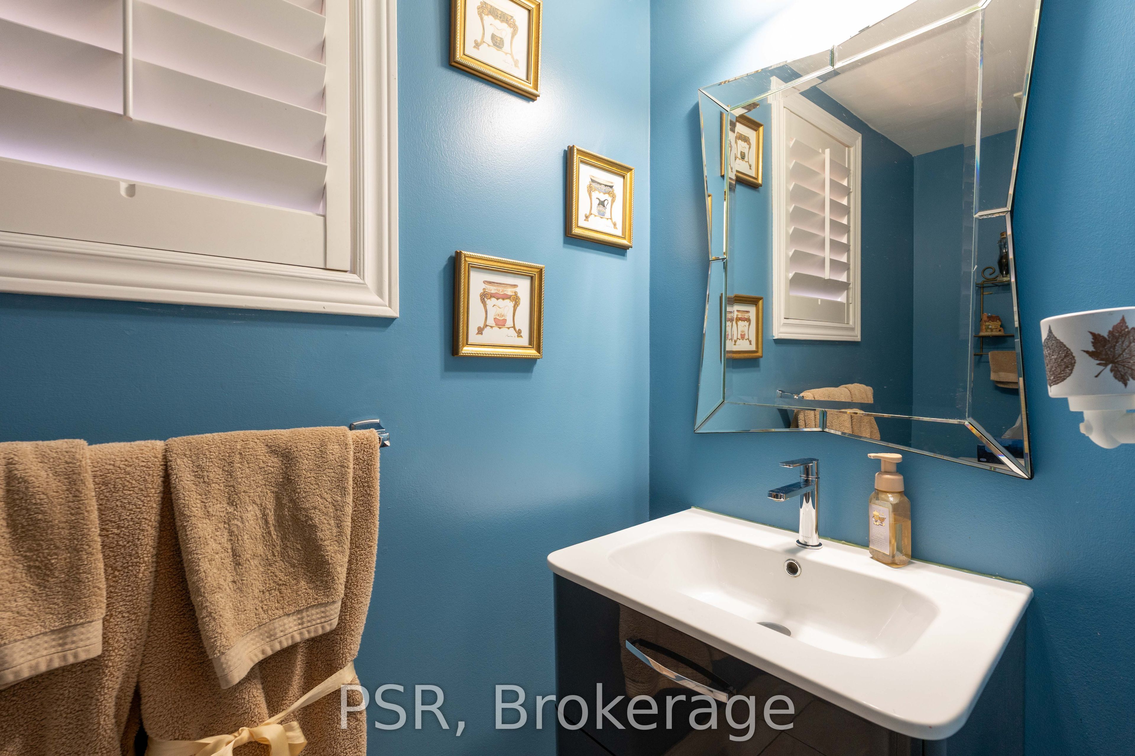 10 Baccarat Crescent Property Photo 18