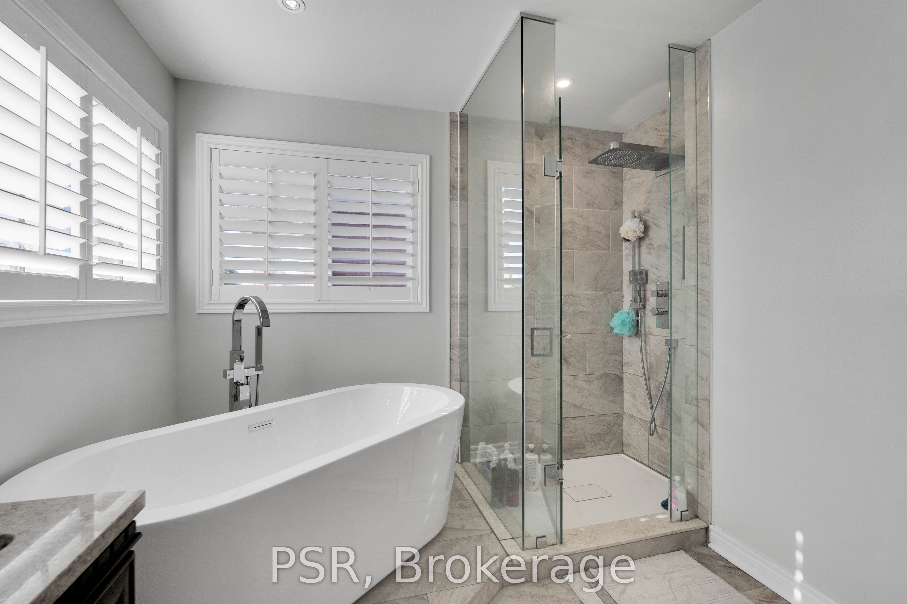10 Baccarat Crescent Property Photo 26