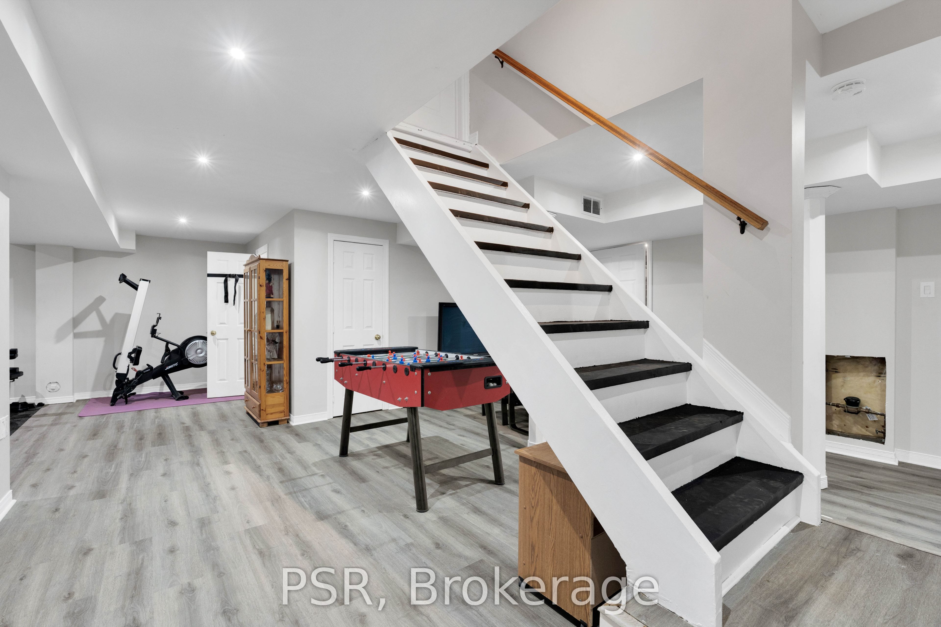 10 Baccarat Crescent Property Photo 33