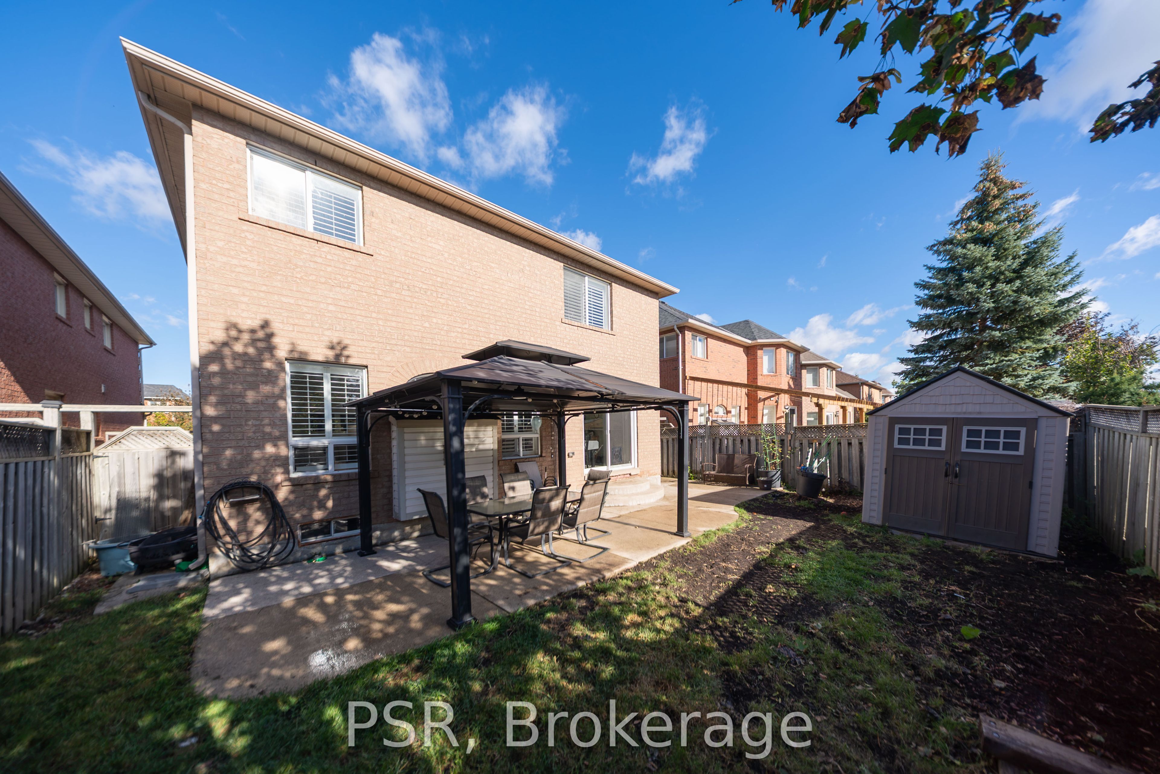 10 Baccarat Crescent Property Photo 41
