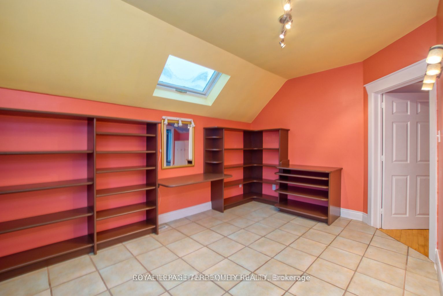 19 Mill Street N Property Photo 21