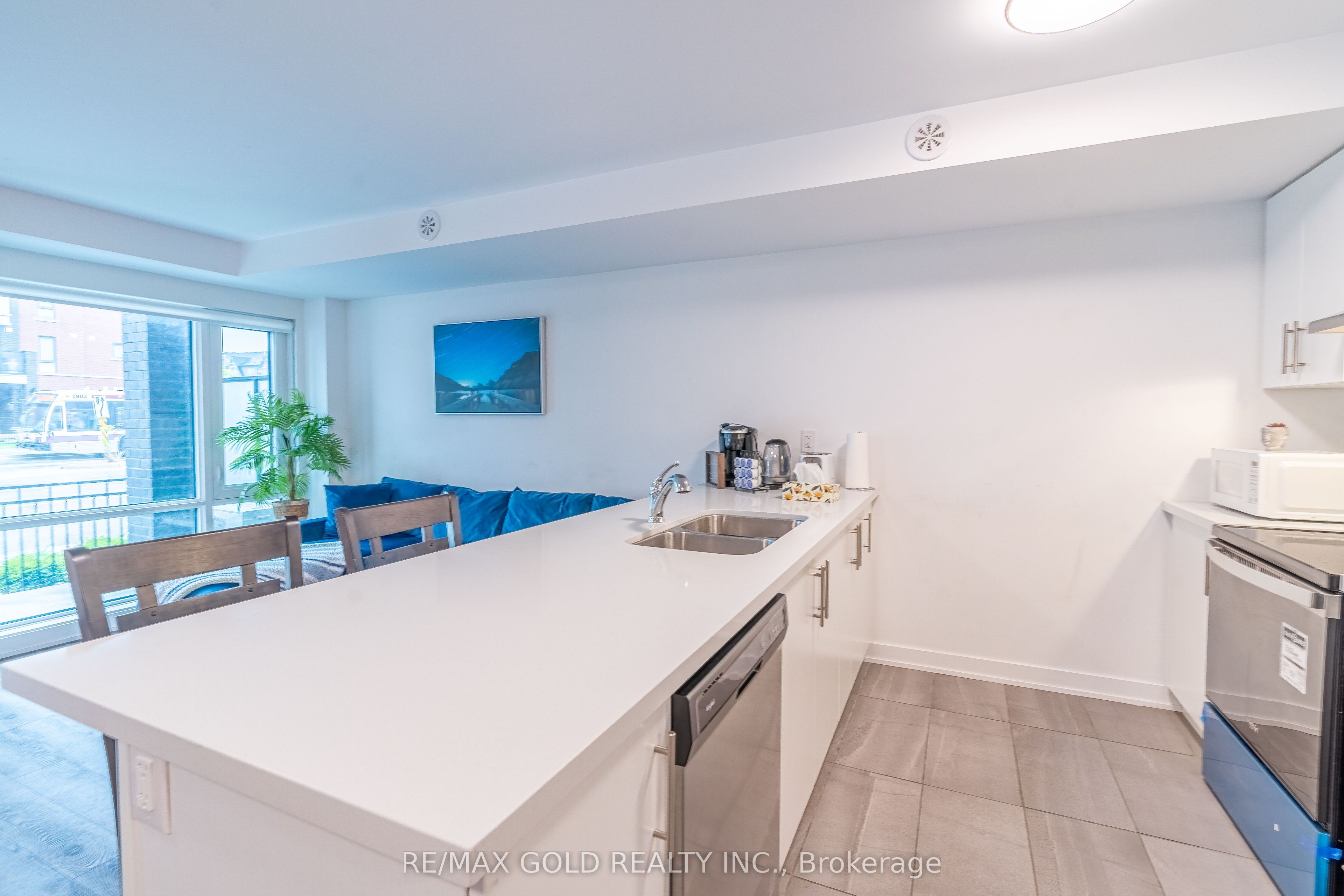 175 Veterans Drive 13 Property Photo 10